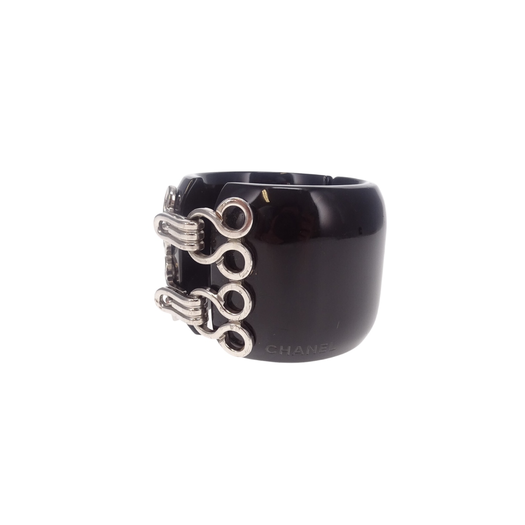 Chanel Vintage Resin Cuff Hinged 03A
