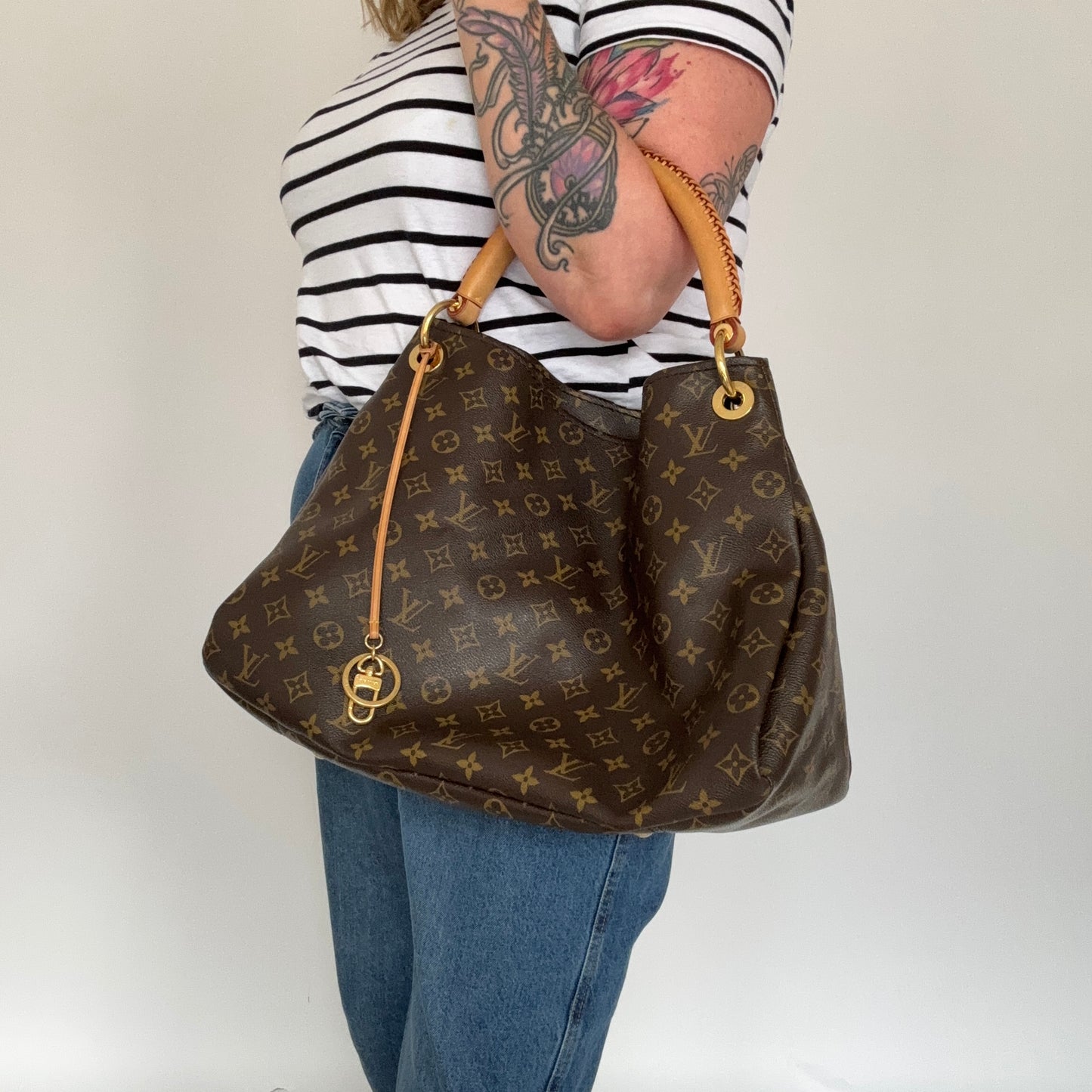 Louis Vuitton Artsy Monogram GI4151 - 2011