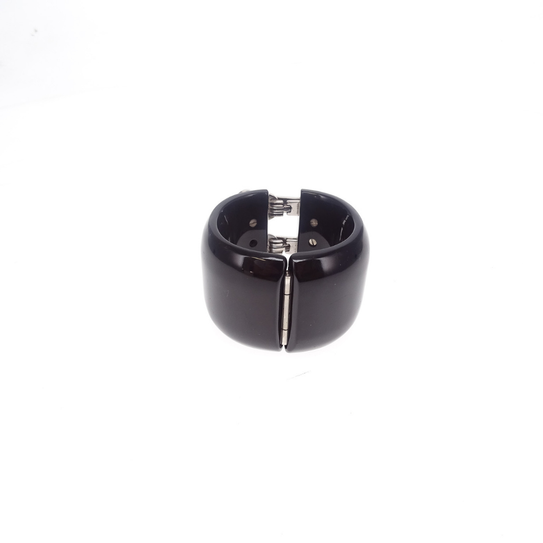 Chanel Vintage Resin Cuff Hinged 03A