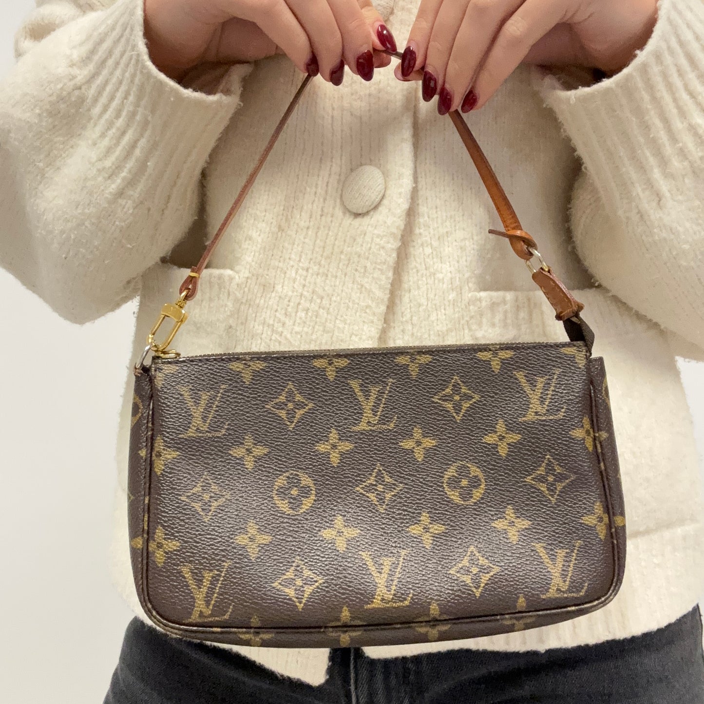 Louis Vuitton Pochette Accessoires Vintage AR0023