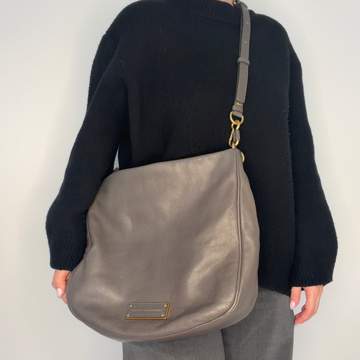 Marc Jacobs Q Hillier Hobo Grey Leather