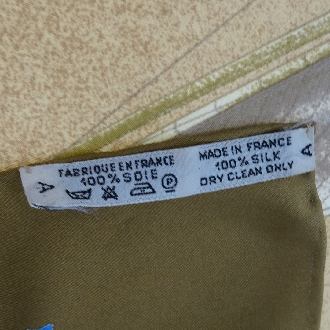 Hermes En Course Scarf 100% Silk 90x90