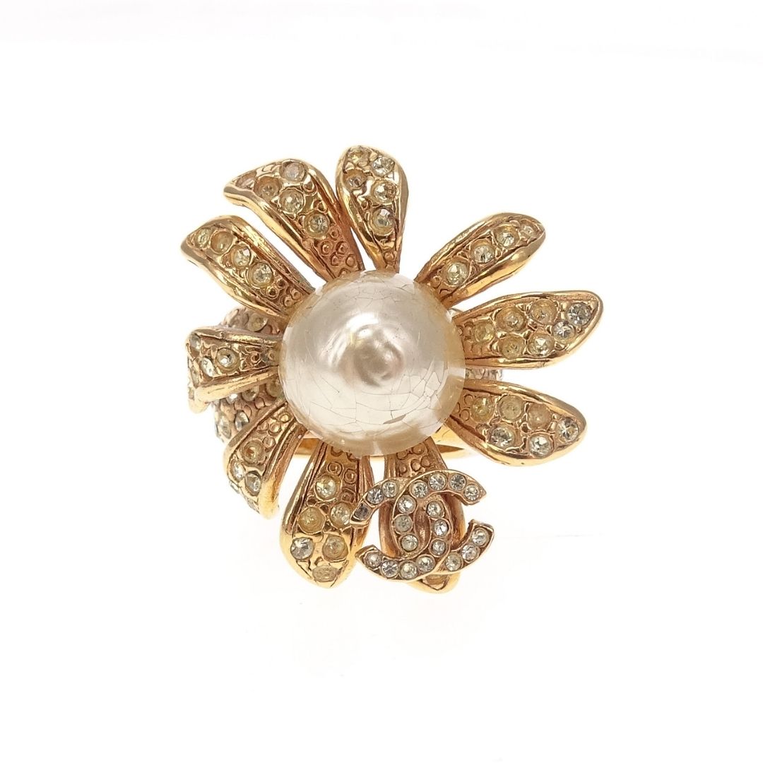Chanel Cocktail Ring Goldtone With Costume Pearl & Strass Vintage 2005 Size 53