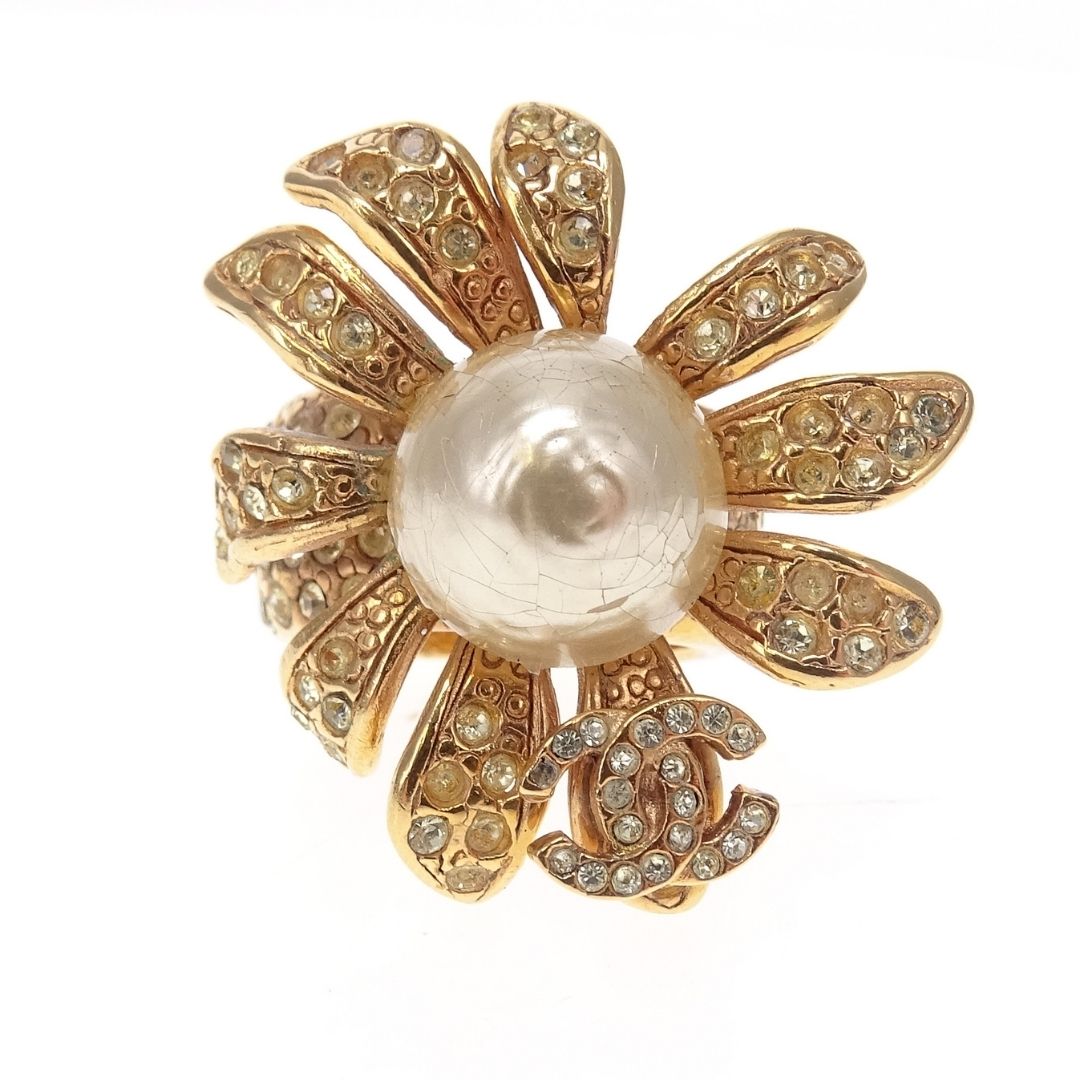 Chanel Cocktail Ring Goldtone With Costume Pearl & Strass Vintage 2005 Size 53