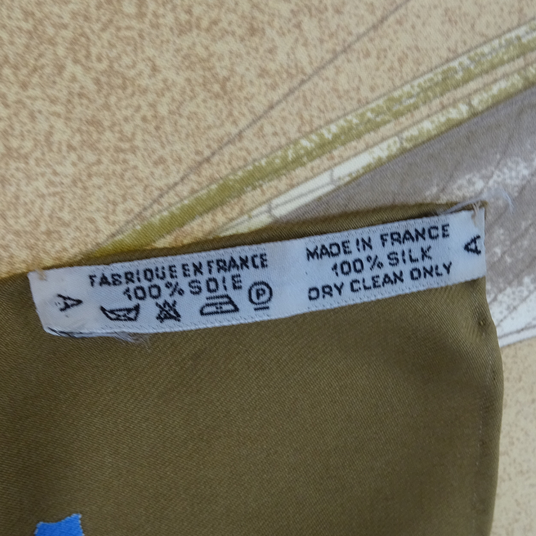 Hermes En Course Scarf 100% Silk 90x90