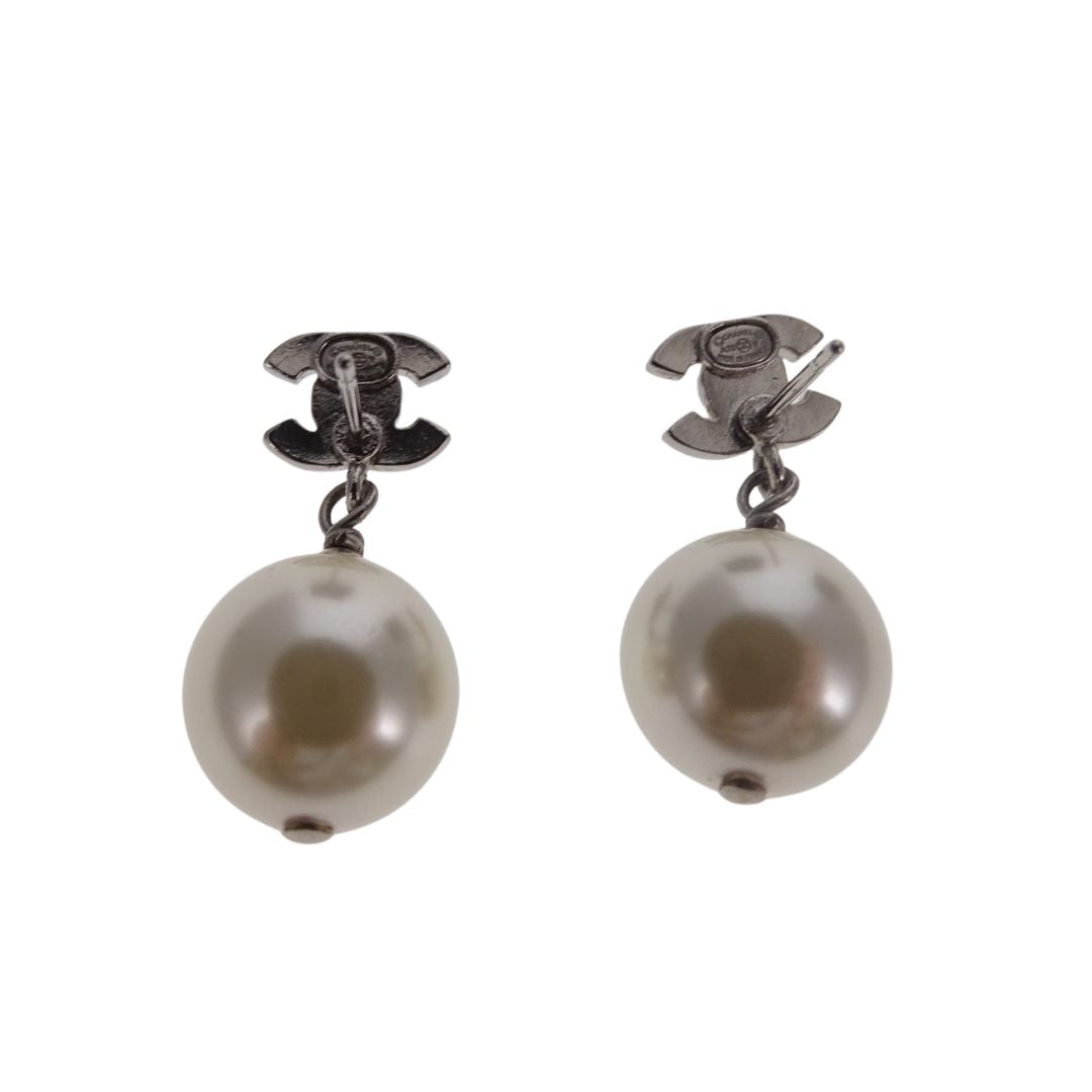 Chanel Earrings Mini CC and Pearl Drop 2020