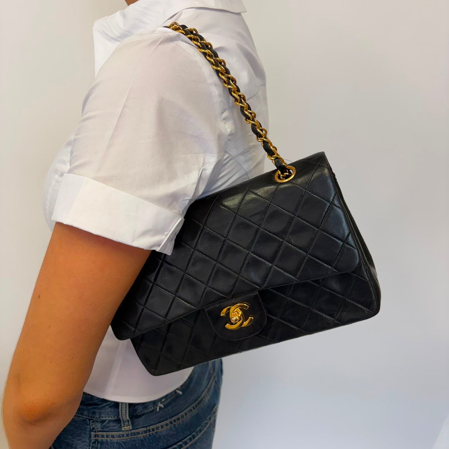 Chanel Classic Double Flap Medium Black Lamb Gold HW 89/91