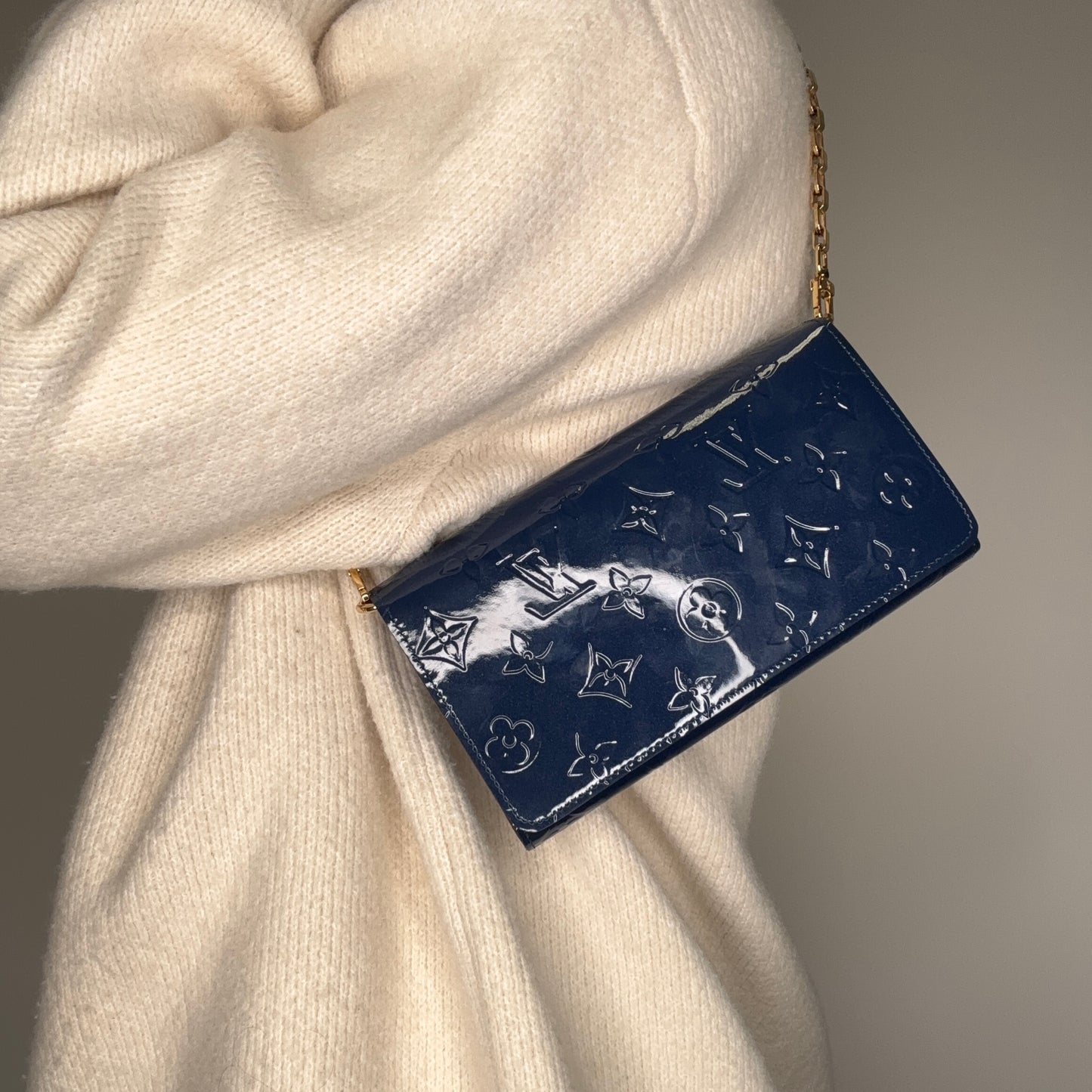 Louis Vuitton Chaine Wallet In Grand Bleu Vernis