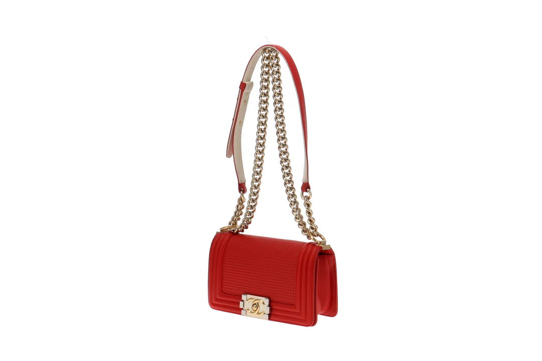 Buy Chanel Boy Flap Bag Cube Embossed Lambskin New Medium 2264301