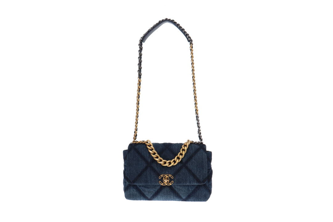 Chanel Blue Denim Medium 19 Bag (2023, RRP €5900) – Designer