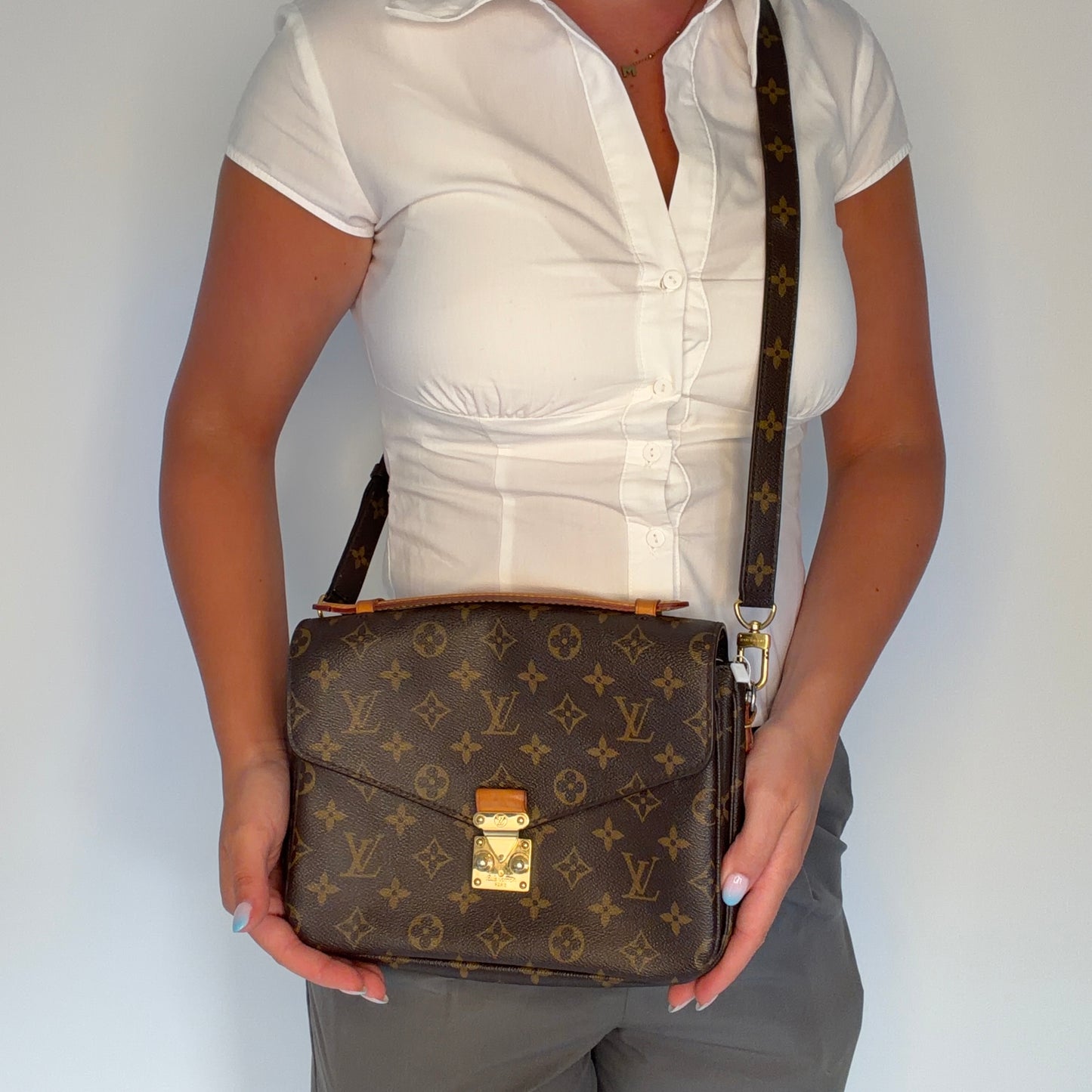 Louis Vuitton Pochette Metis Monogram DR4126 - 2016