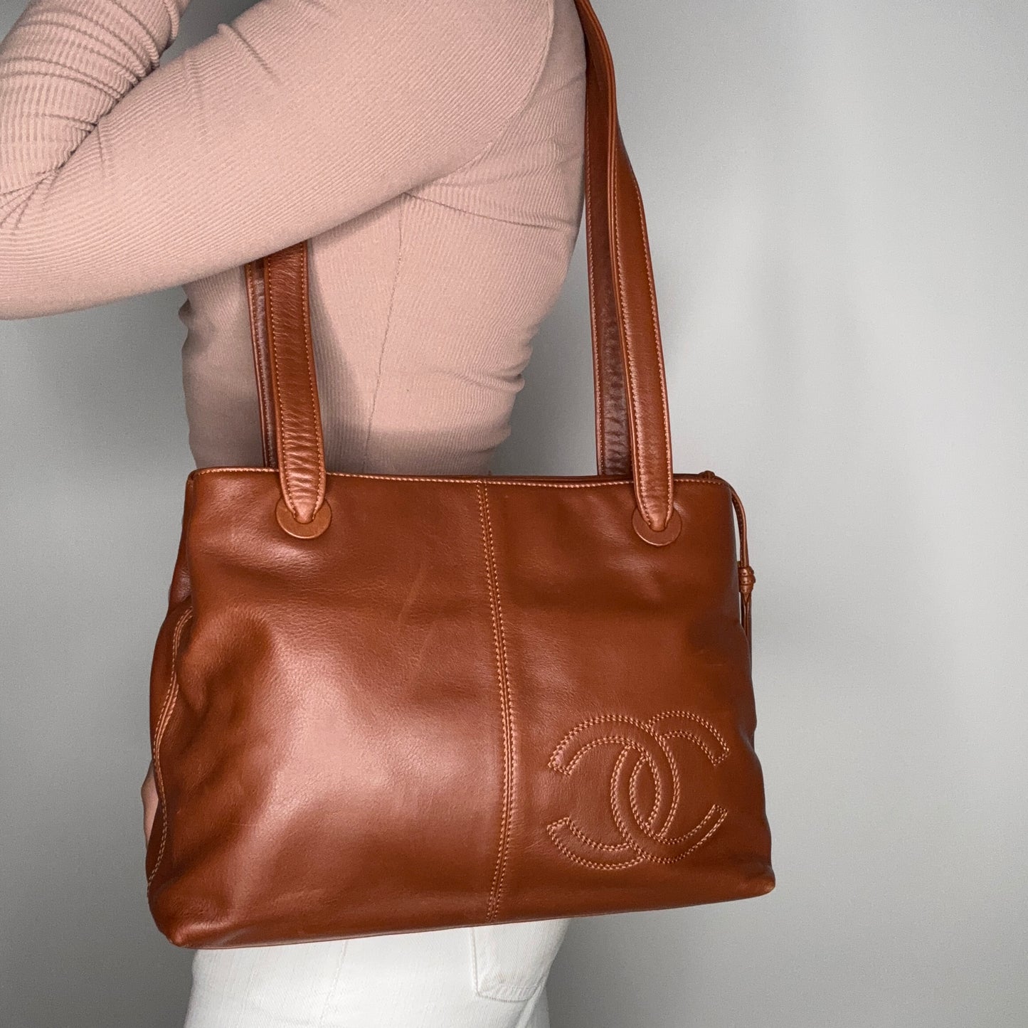 Chanel Logo Shoulder Bag Tan Leather Vintage 1997/99