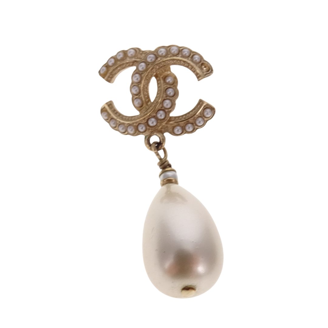 Chanel CC Pearl Drop Earrings 2020
