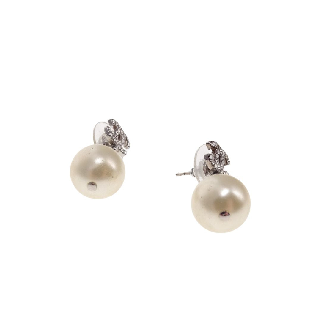 Chanel CC and Pearl Dangle Earrings 2017