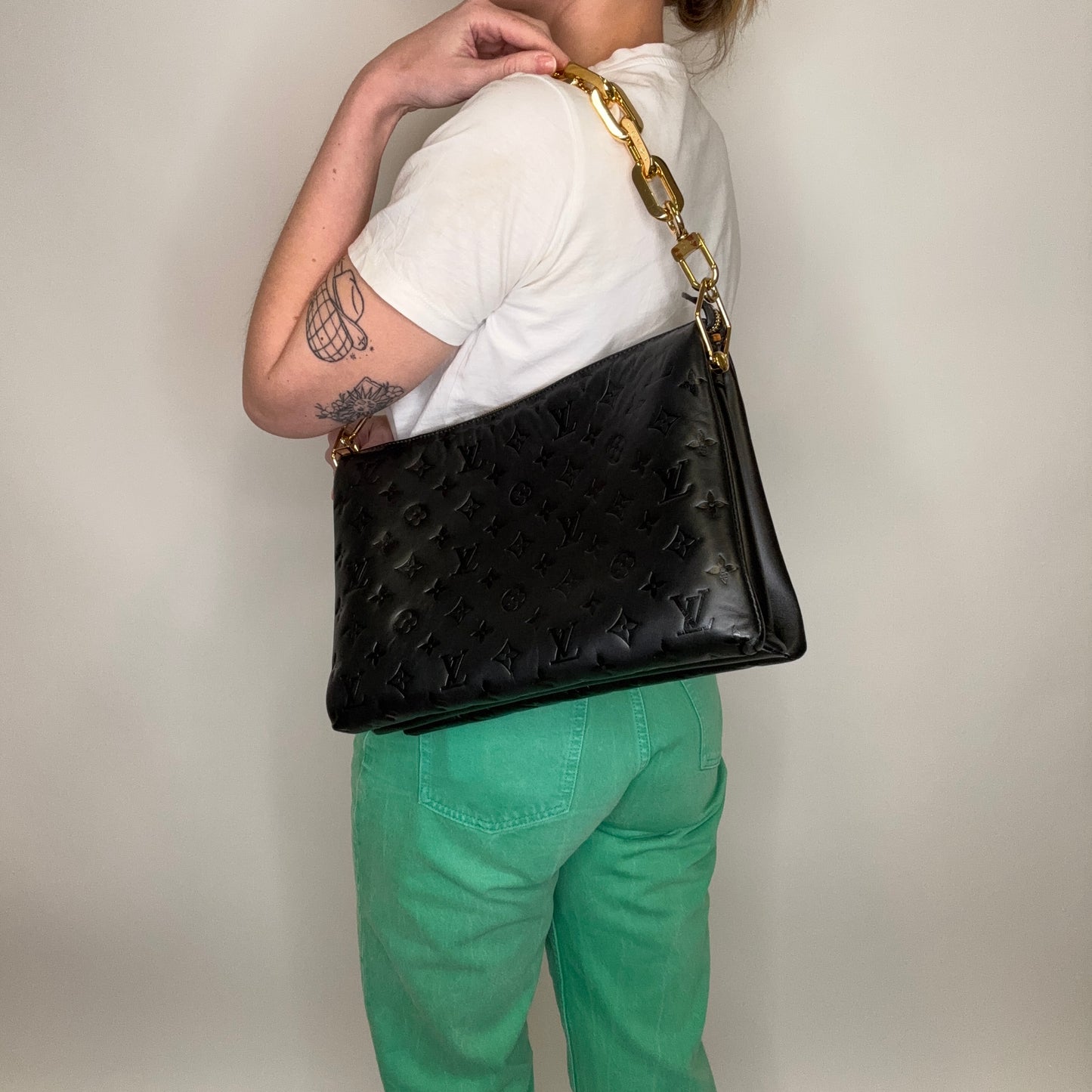 Louis Vuitton Coussin Noir MM (NFID)