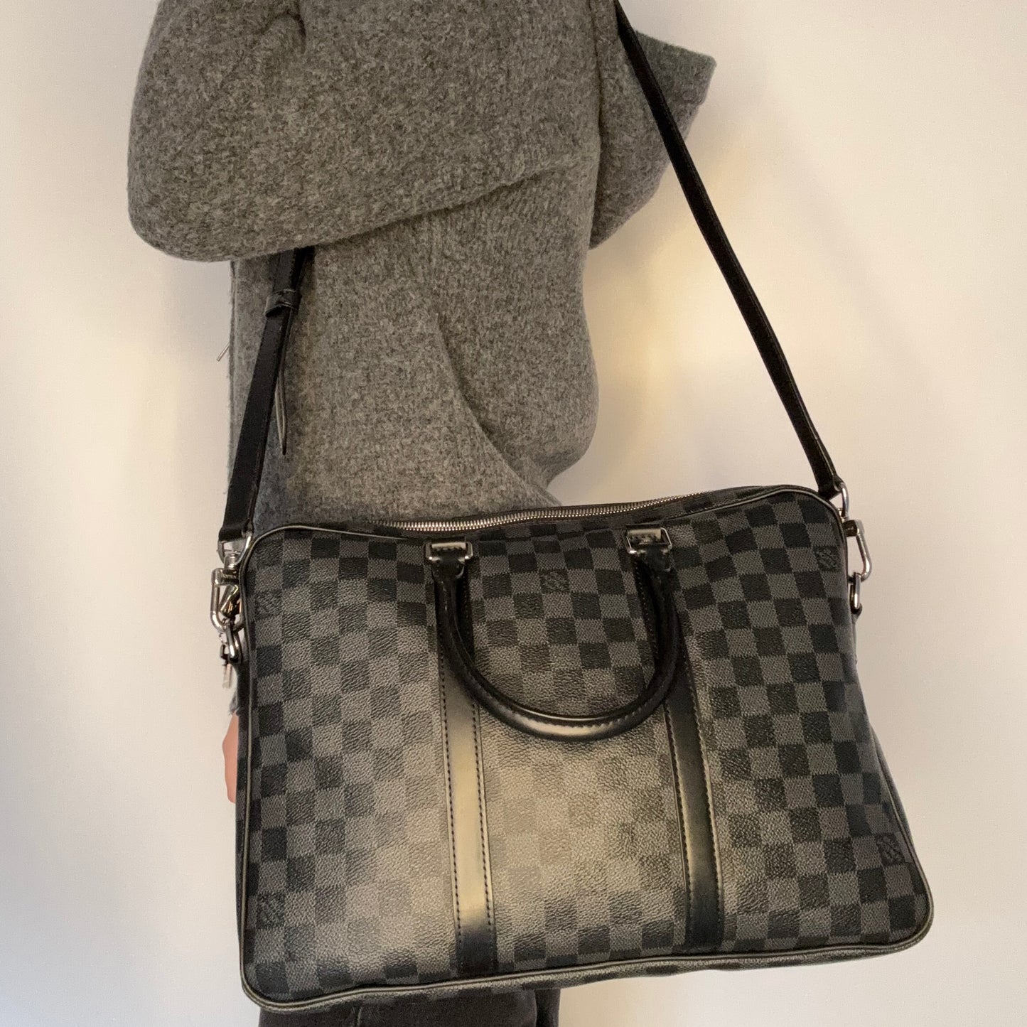 Louis Vuitton Porte Documents Damier Graphite GI3158