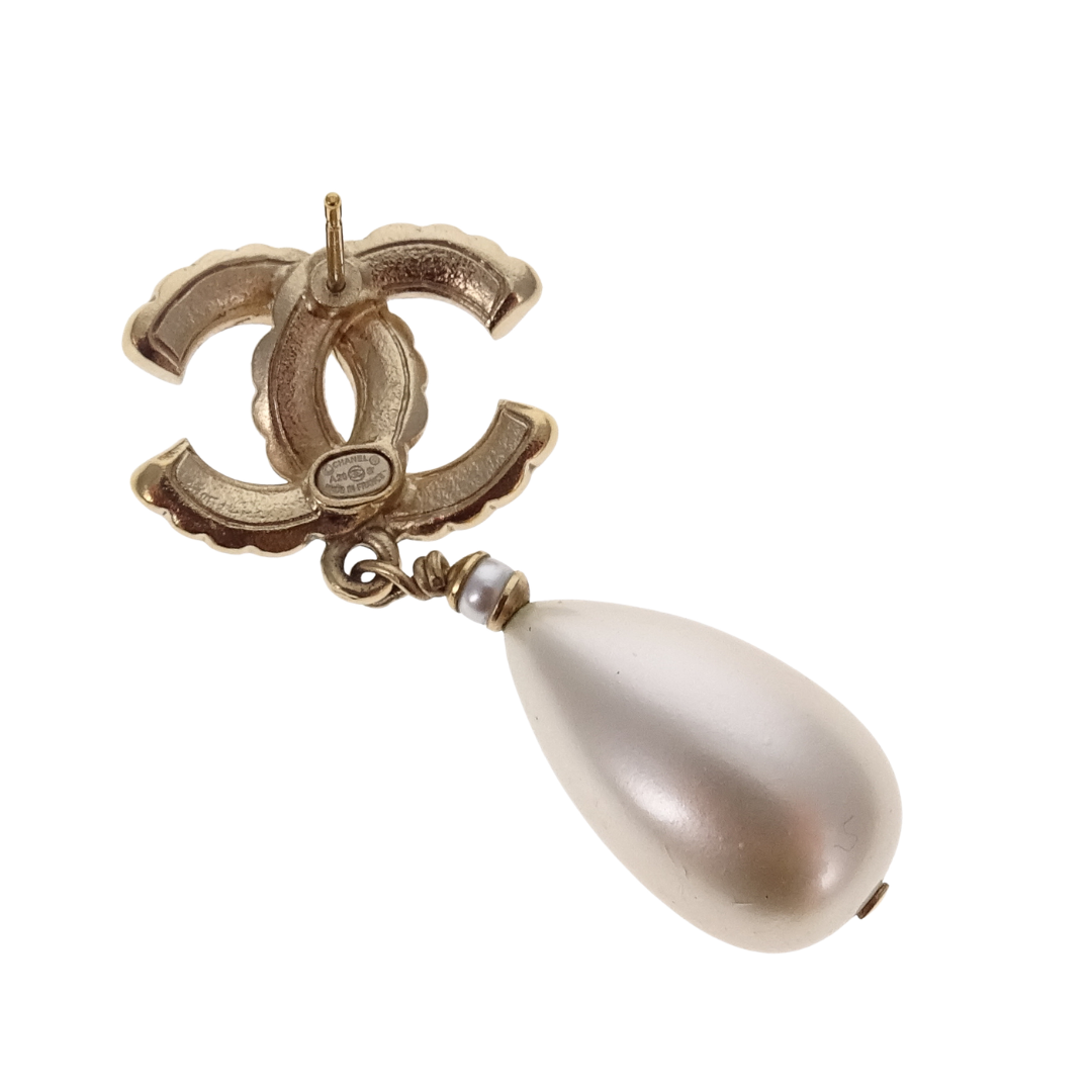 Chanel CC Pearl Drop Earrings 2020