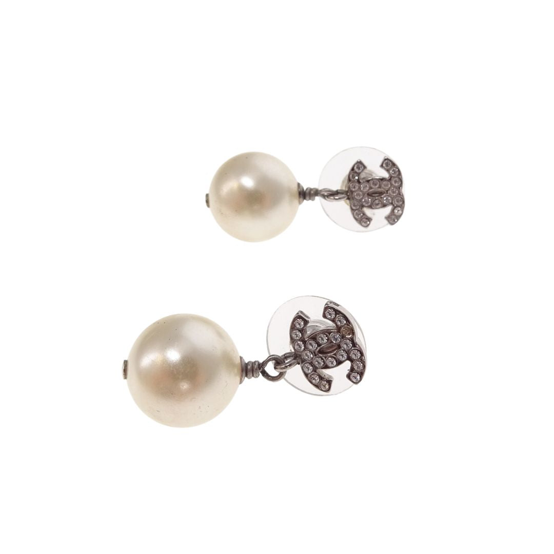 Chanel CC and Pearl Dangle Earrings 2017