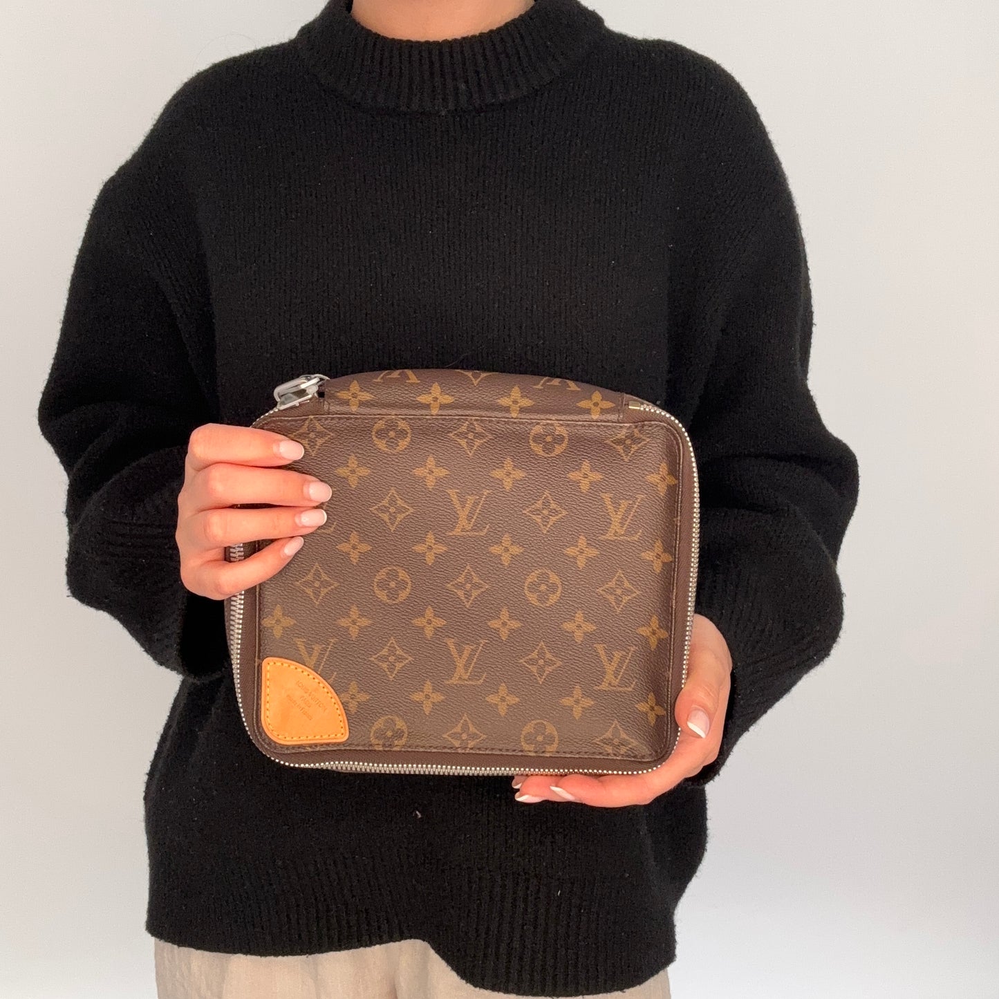 Louis Vuitton Horizon Accessoires Pouch Monogram SN2107 - 2017
