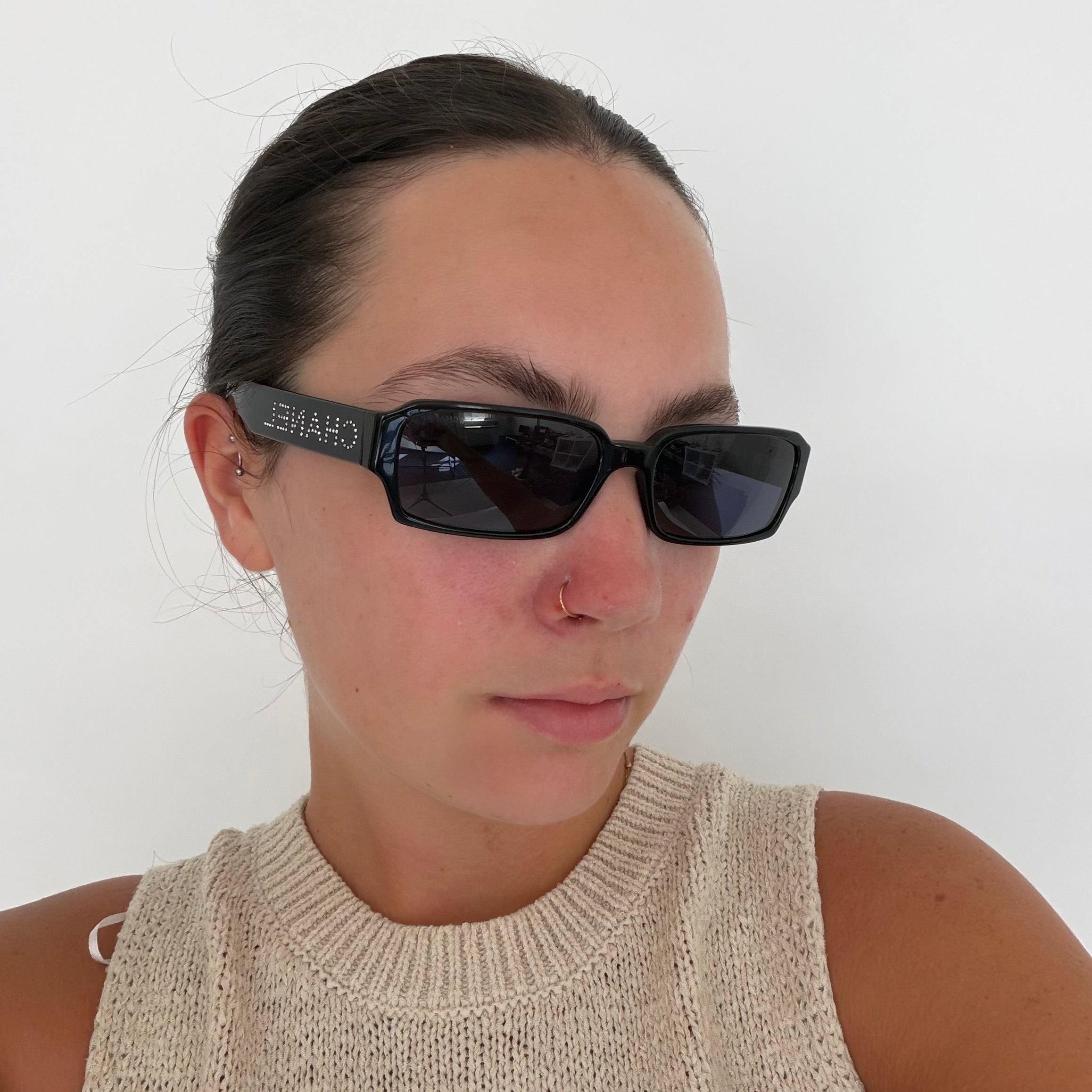 CHANEL ロゴストーン 5060 B Chanel 5060-B Sunglasses Black Acetate Crystal Logo Arms