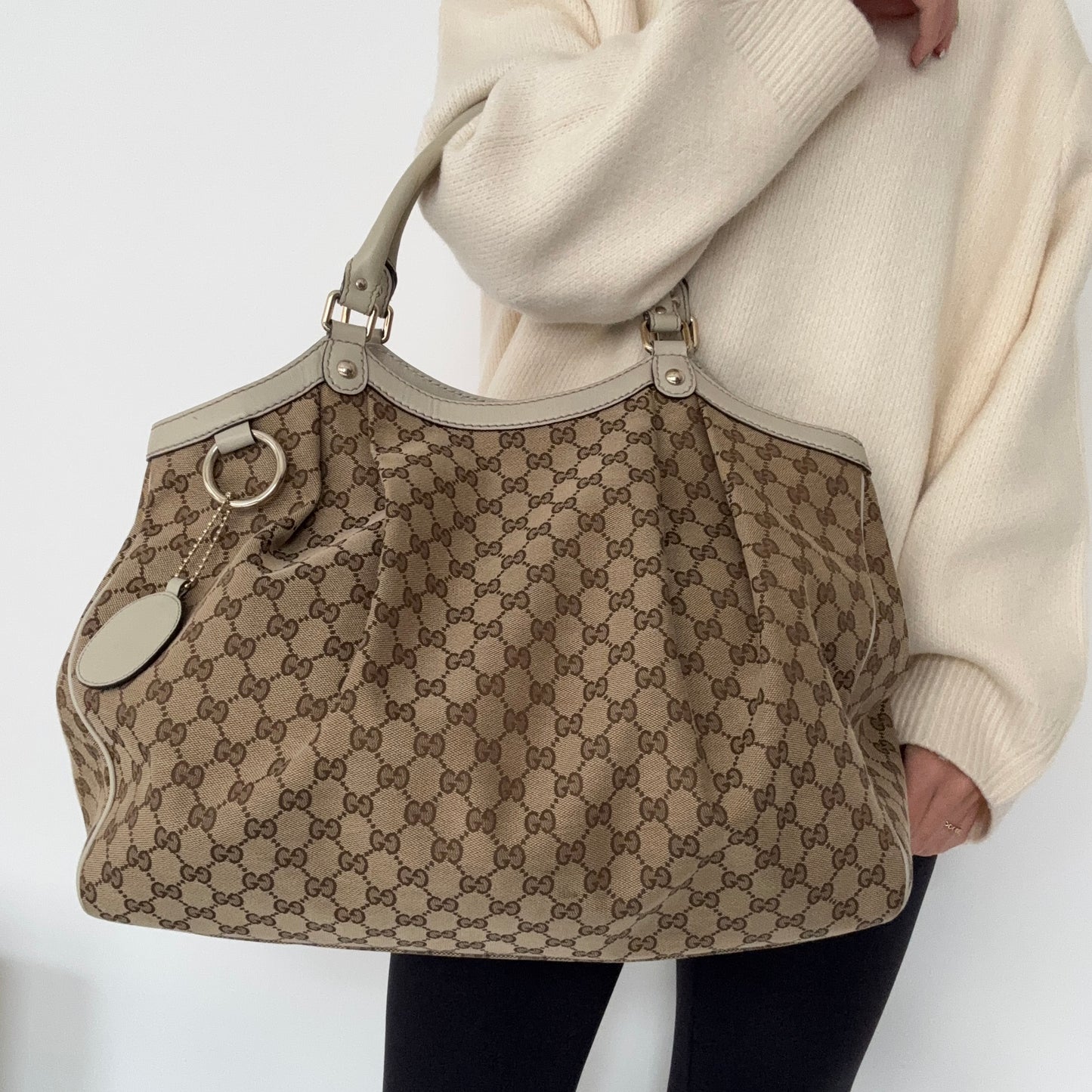 Gucci Sukey Large Hobo GG Canvas