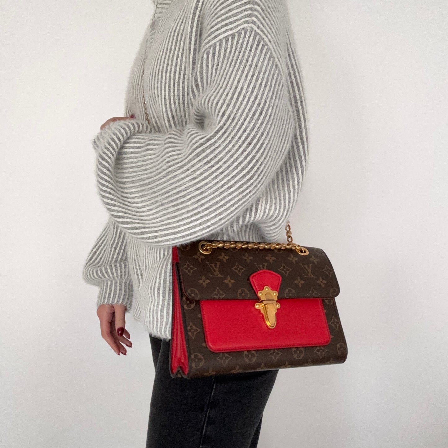 Louis Vuitton Victoire Chain Bag In Monogram & Red