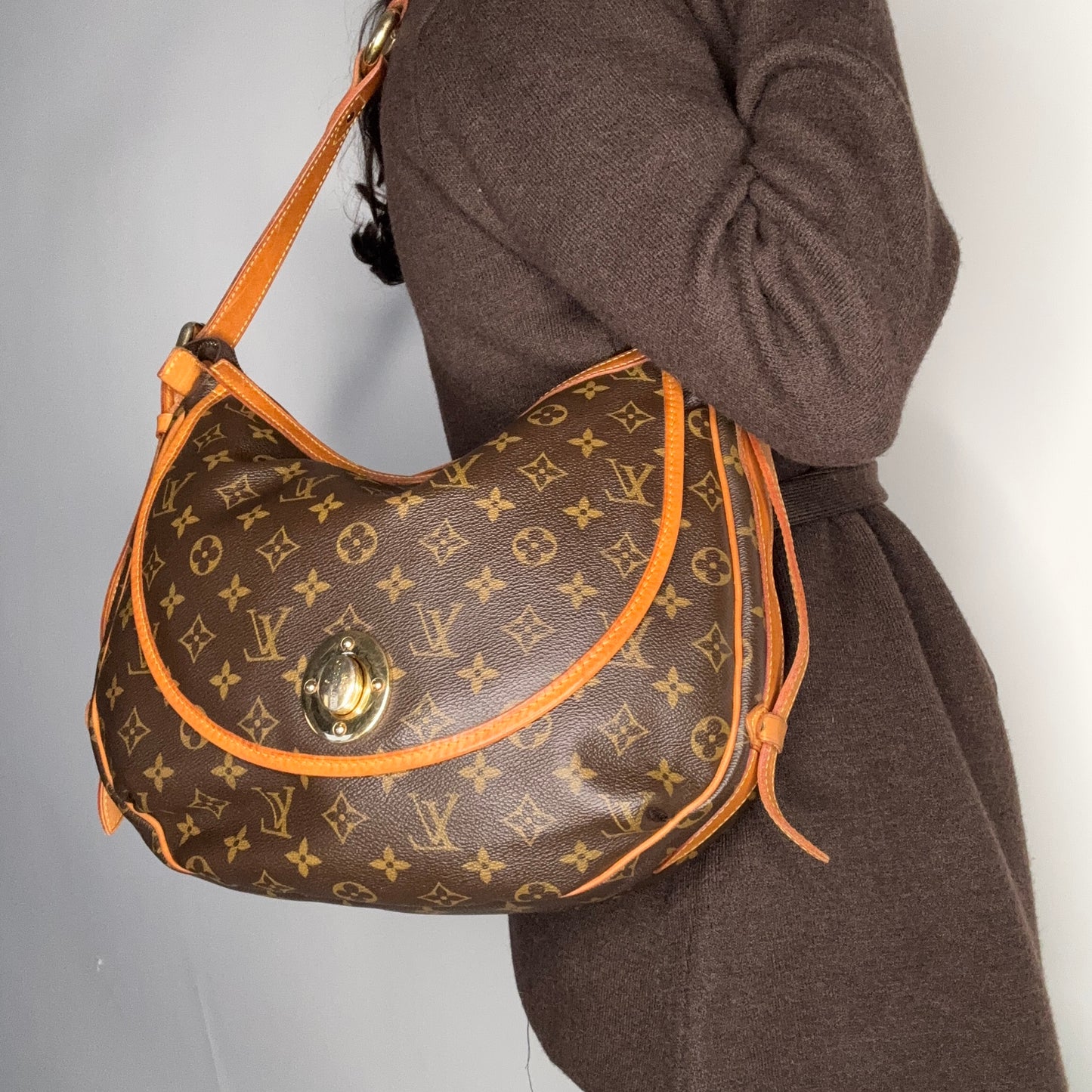 Louis Vuitton Tulum Monogram MB3098