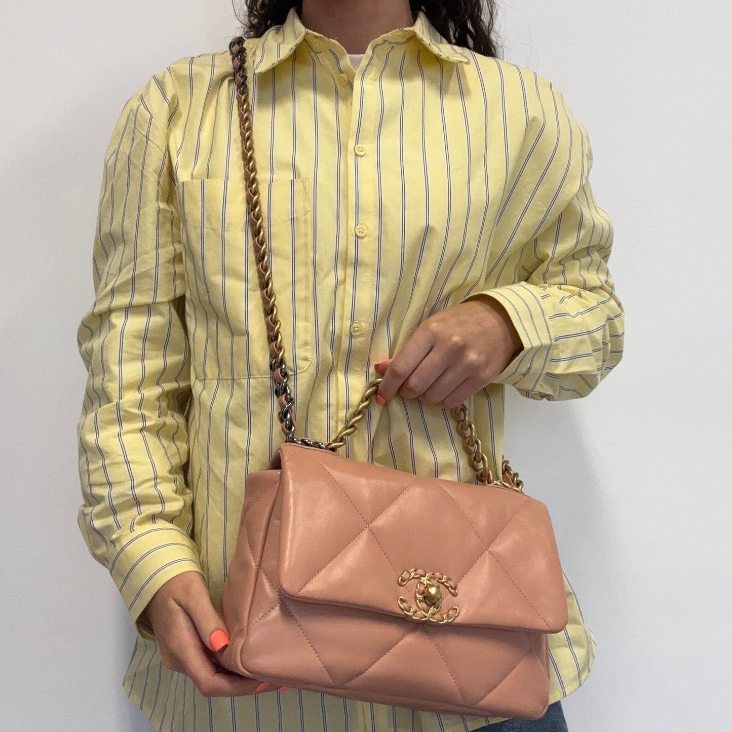 Chanel 19 Salmon Pink Small Chanel (NFID)