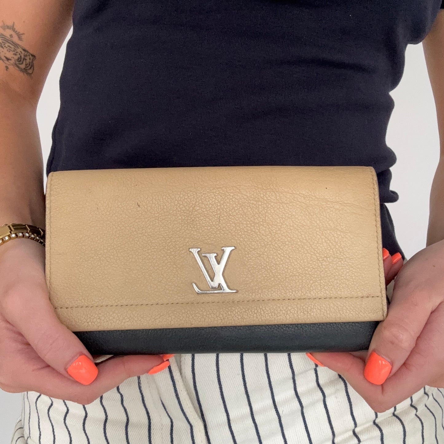 Louis Vuitton Lockme II Long Wallet Beige & Noir