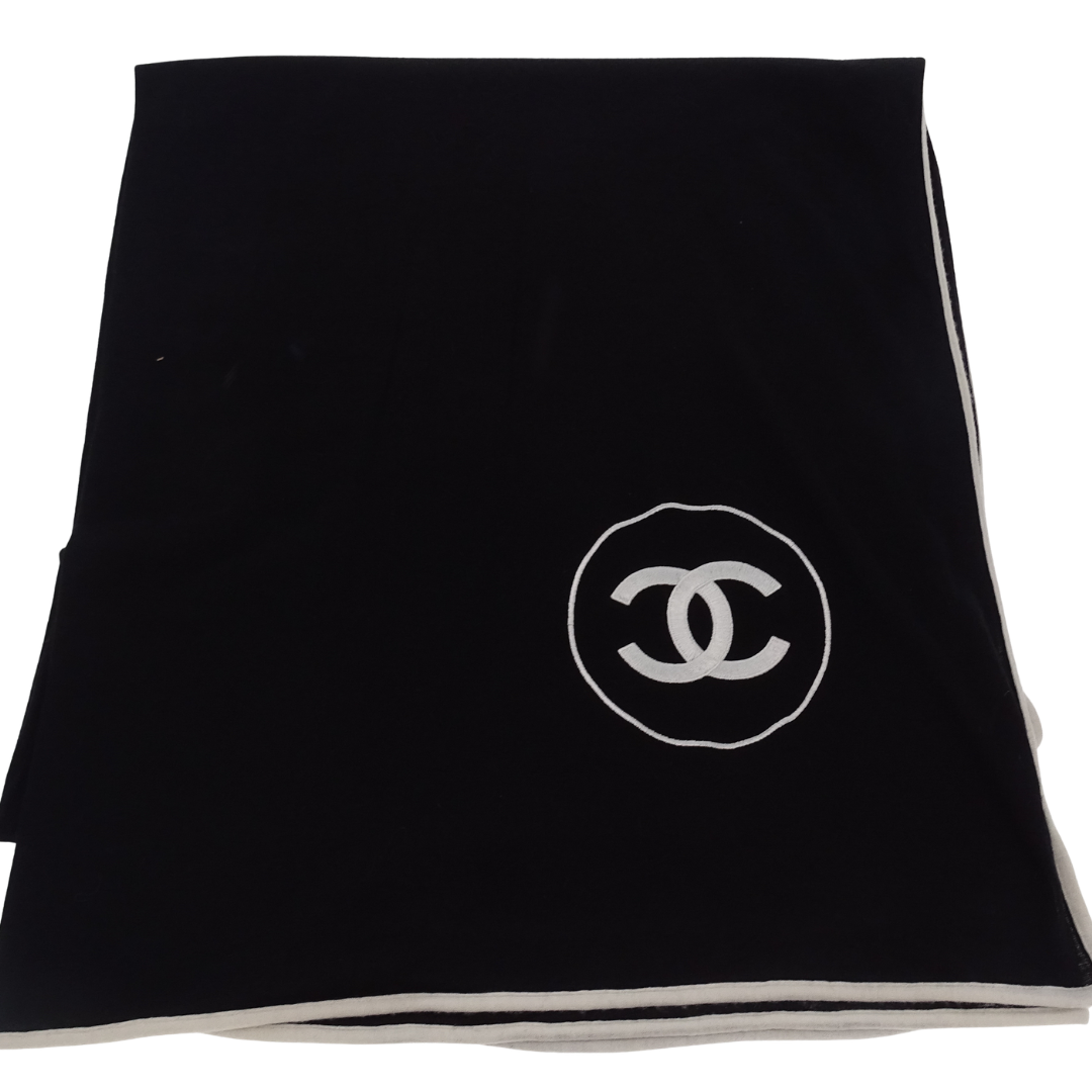 Chanel Shawl Large Cashmere & Silk In Classic Chanel Monochrome