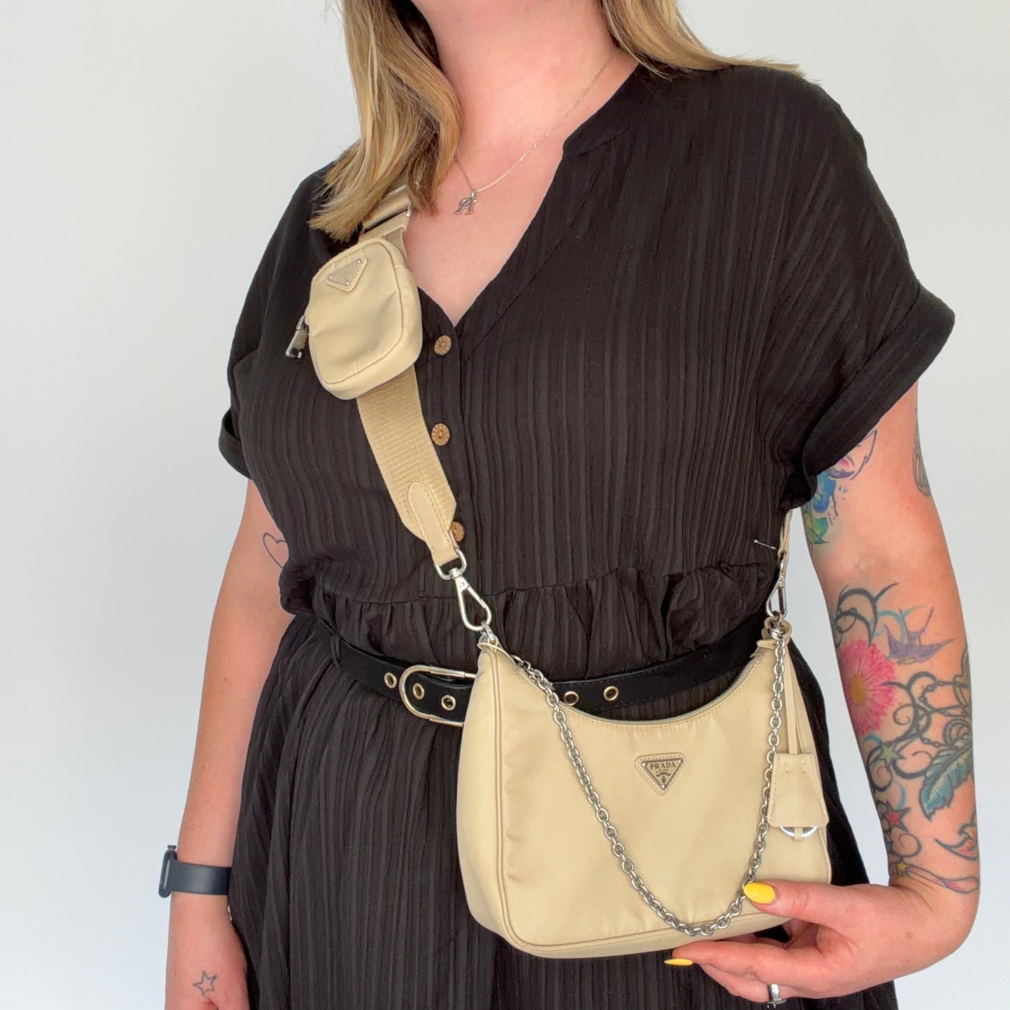 Sac bandoulière Prada Re-Edition en Re-Nylon beige