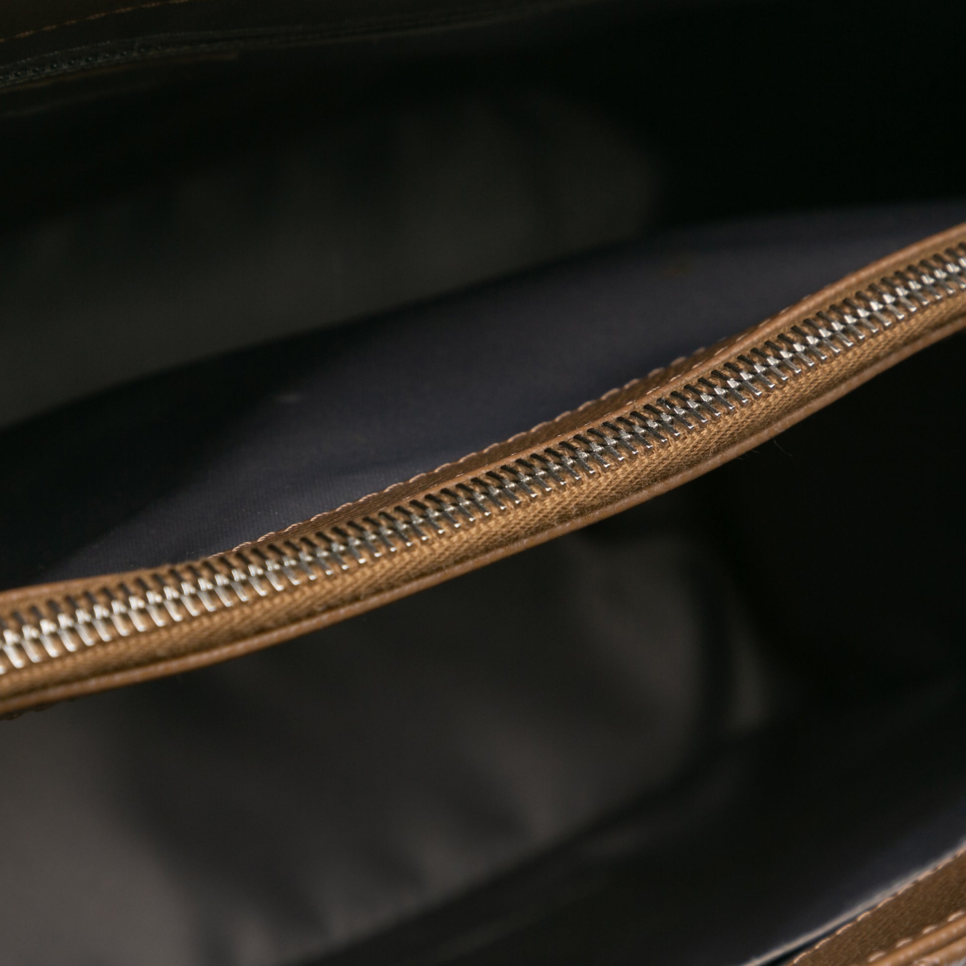 Caviar Grand Shopping Tote XL Image# 4