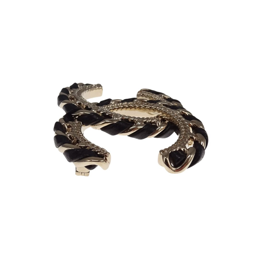 Chanel CC Brooch Leather Woven Goldtone 2026