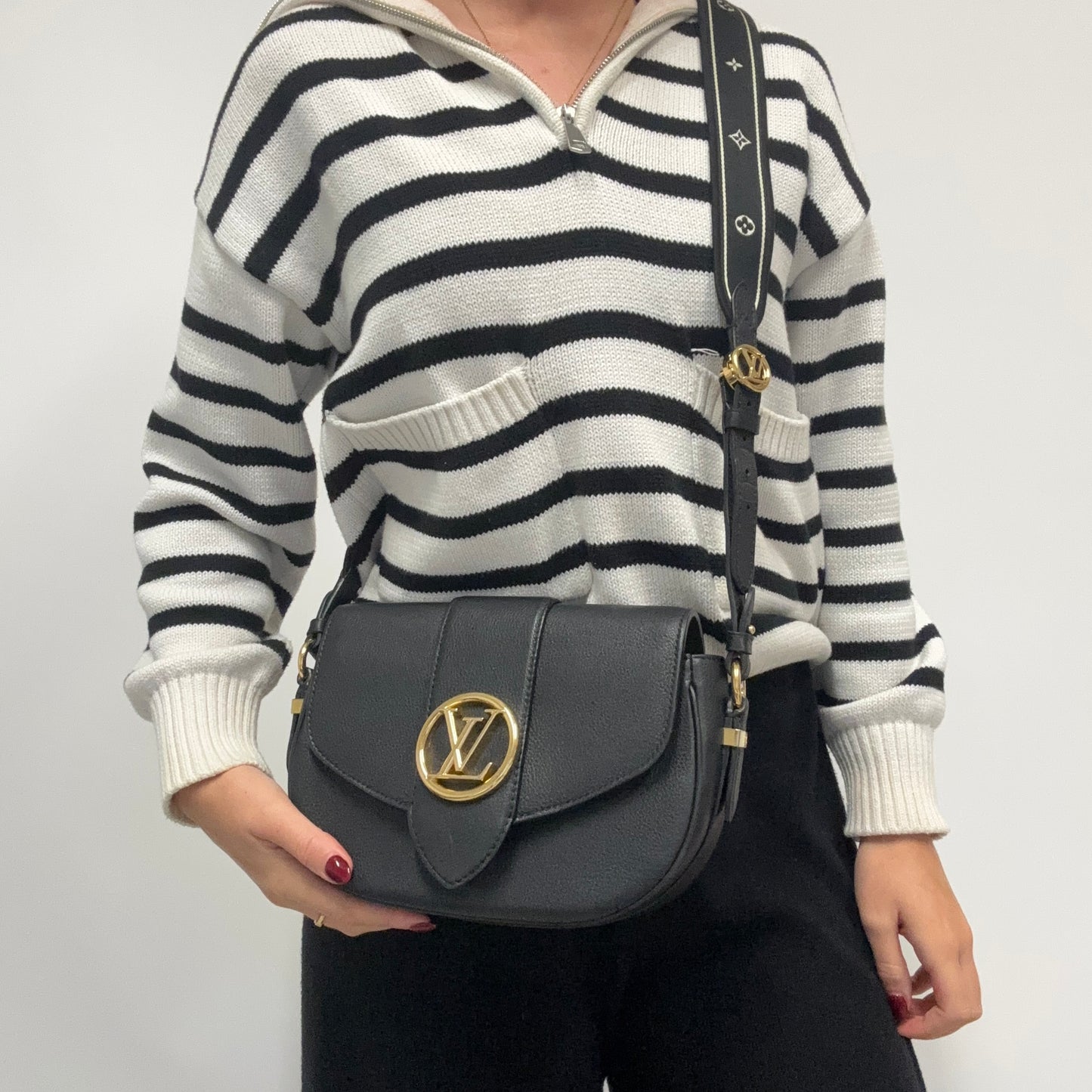 Louis Vuitton Pont 9 Soft MM Black