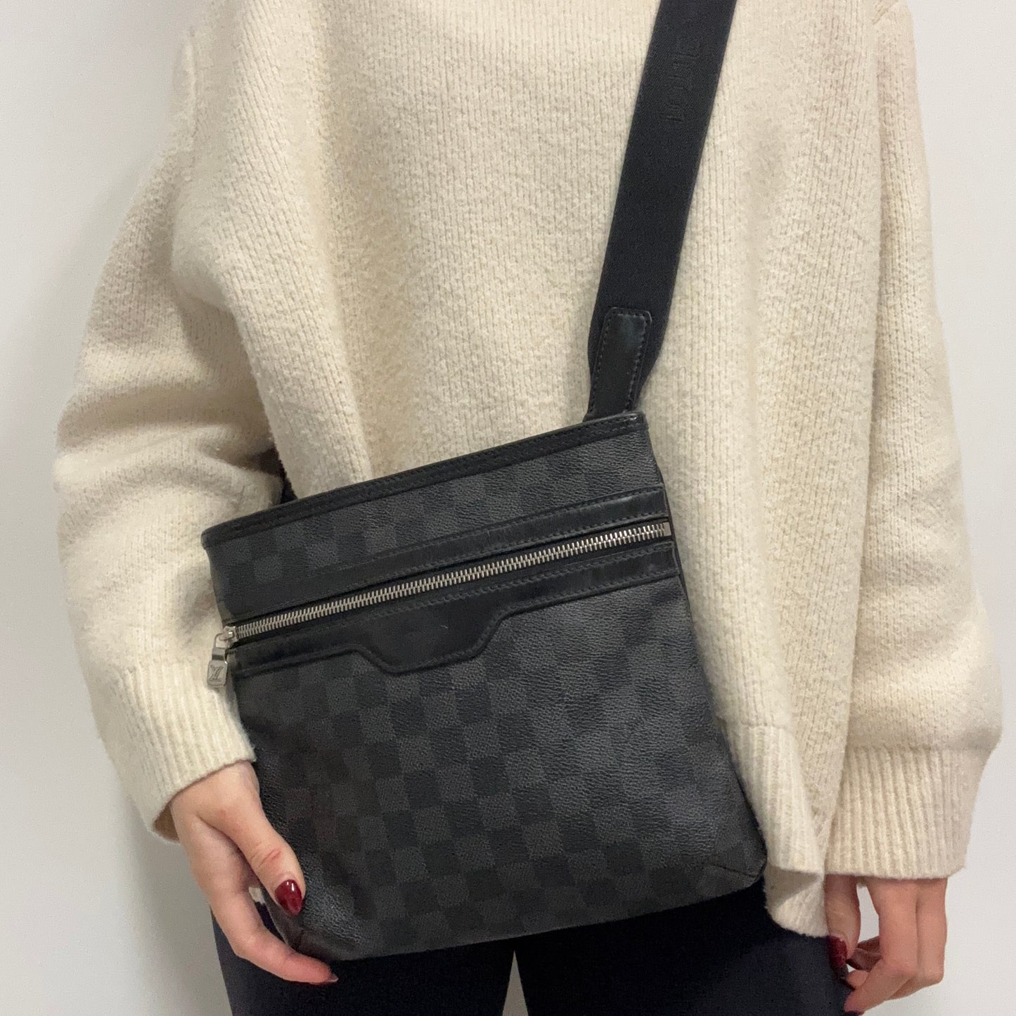 Louis Vuittom Thomas Messenger In Damier Graphite VI2059