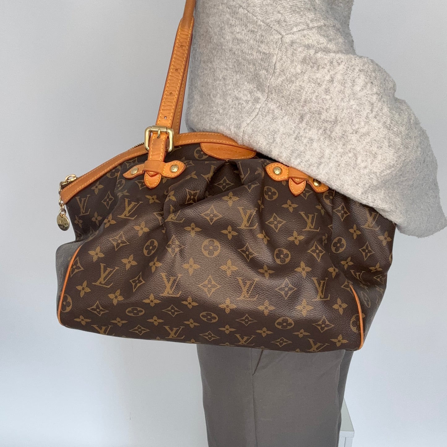 Louis Vuitton Tivoli GM Monogram MB4154 - 2014