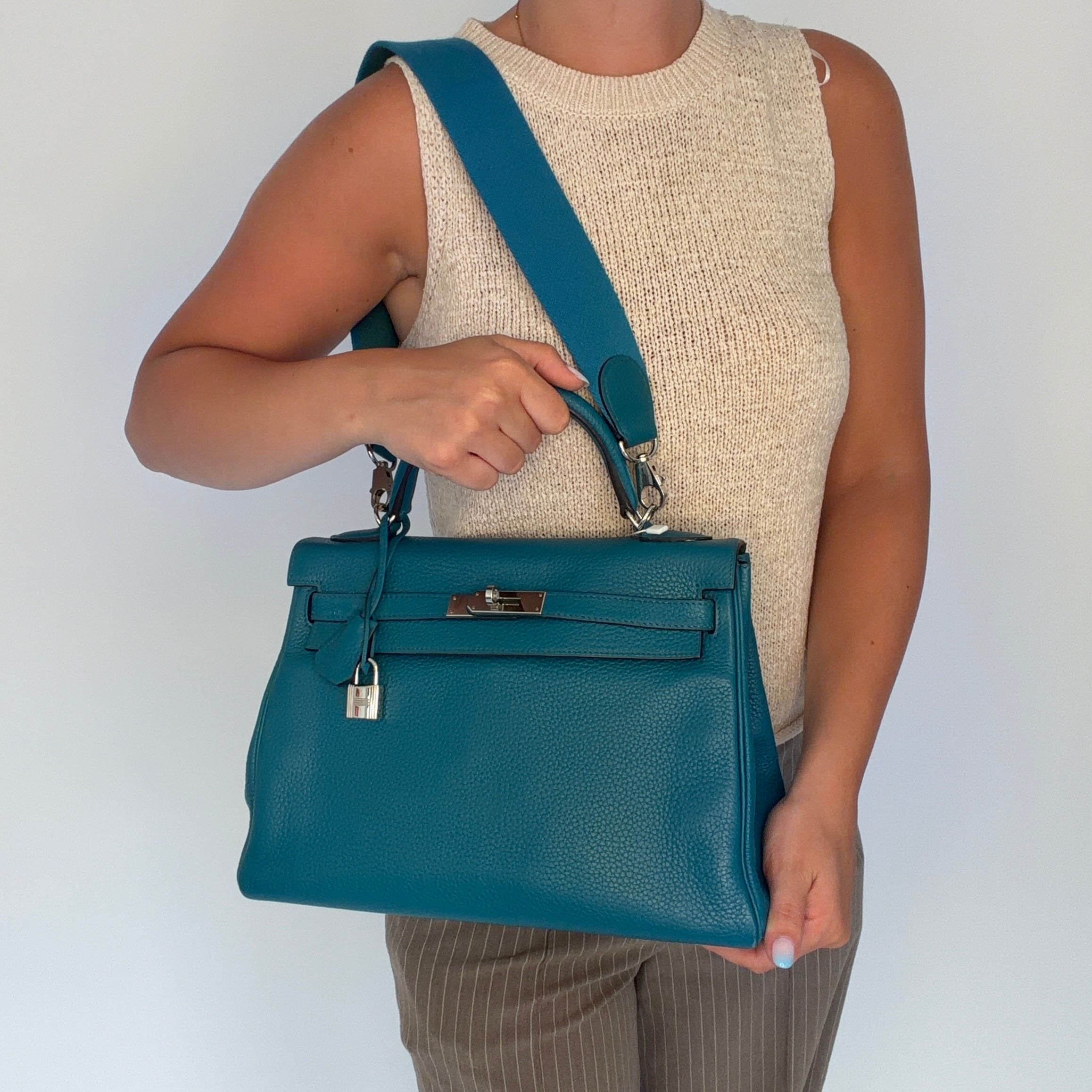 Hermès Kelly 32 Retournée Turquoise Togo PHW 2013 | Designer