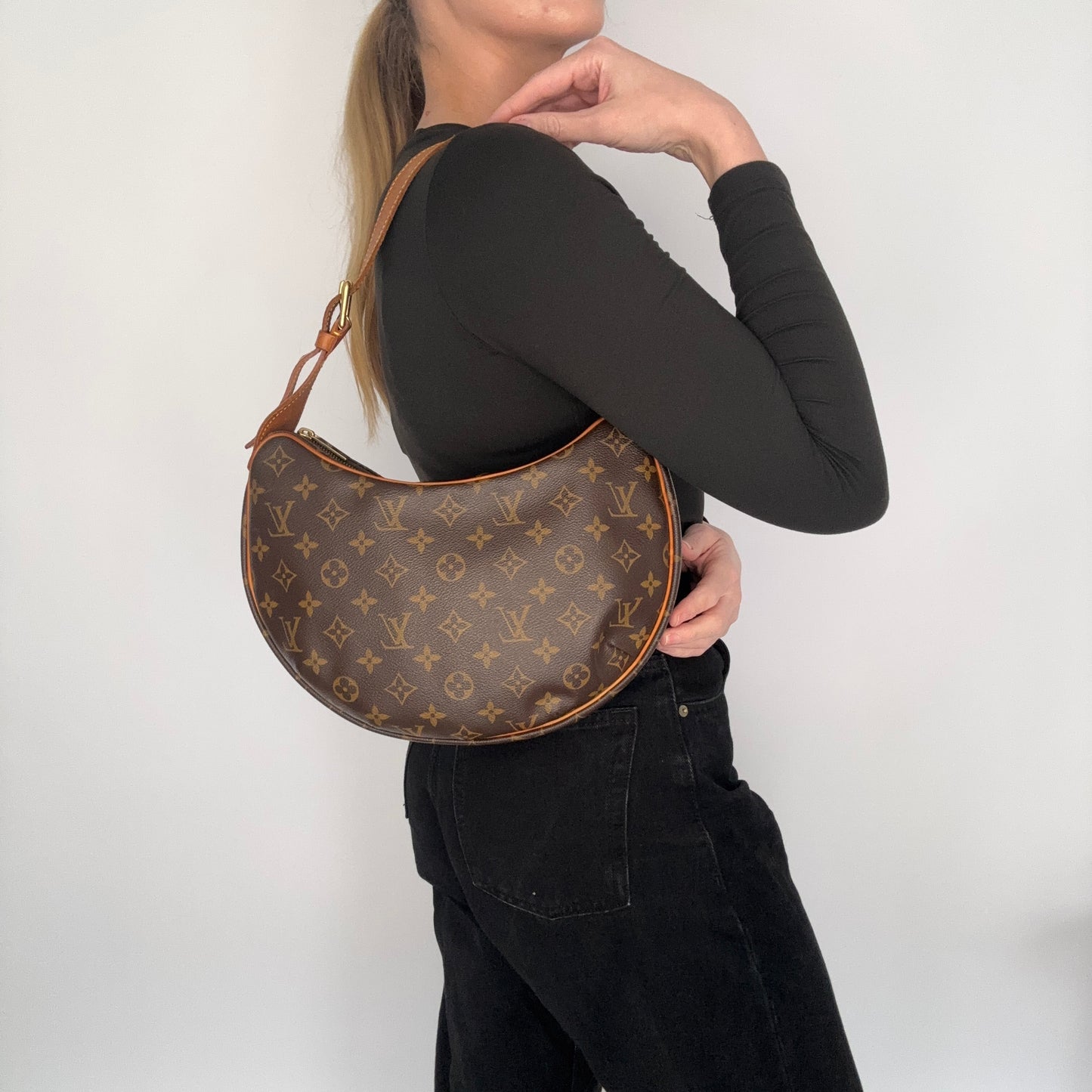 Louis Vuitton Monogram Vintage Croissant MM Shoulder Bag TH0023 - 2002