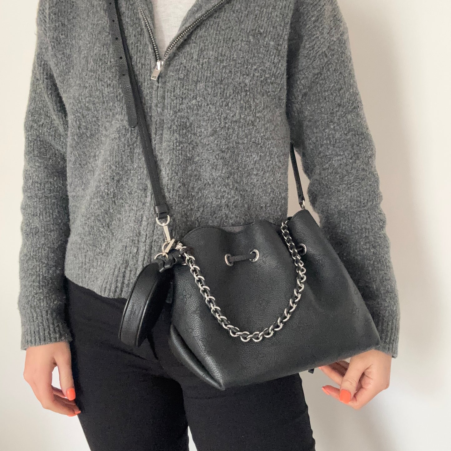 Louis Vuitton Bella Bucket Bag Black Mahina (NFID)