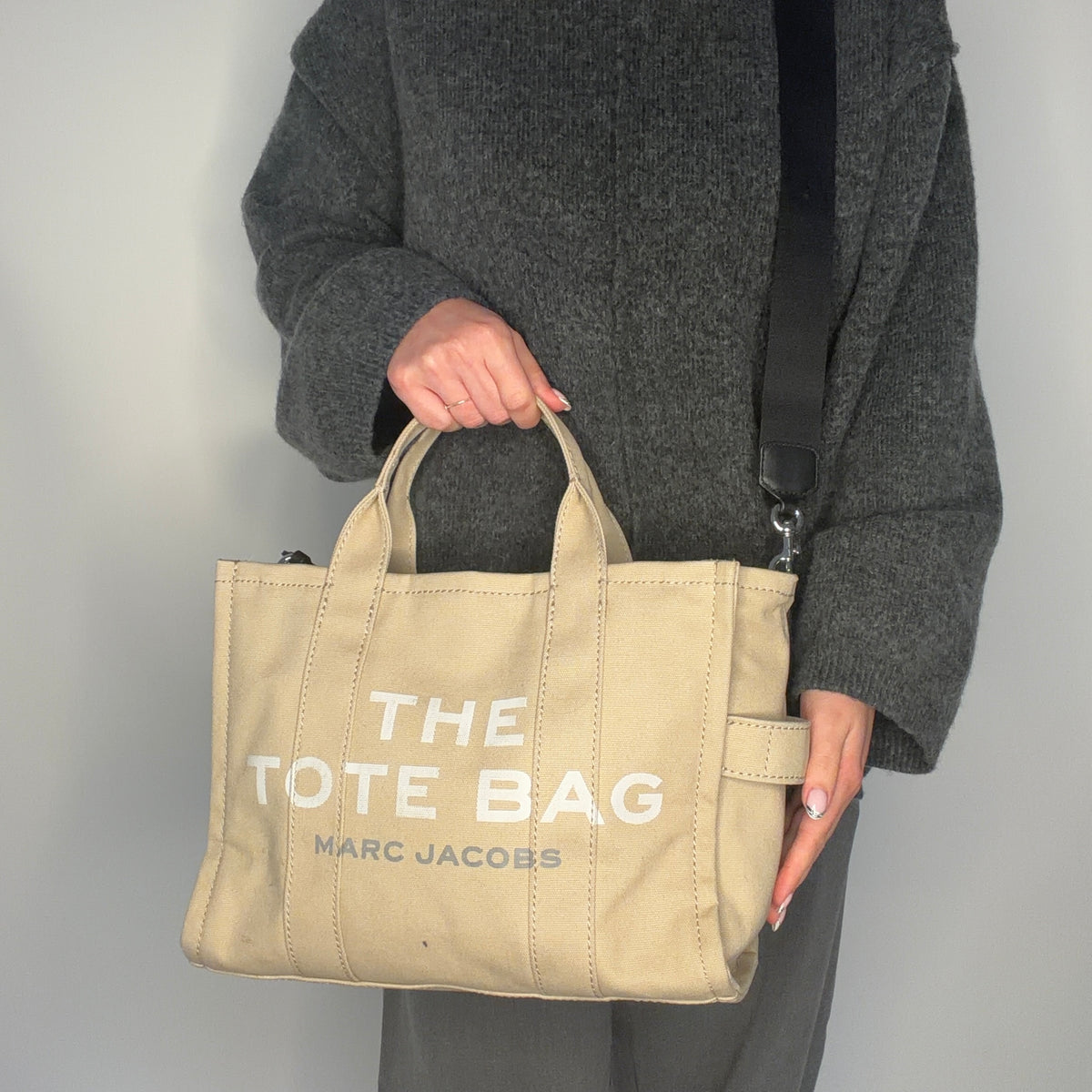 Marc Jacobs The Tote Bag Medium Beige Canvas with Strap
