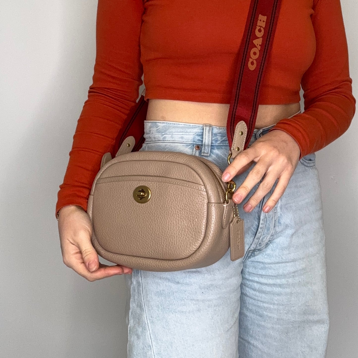 Coach Turnlock Camera Bag Beige with Logo Strap