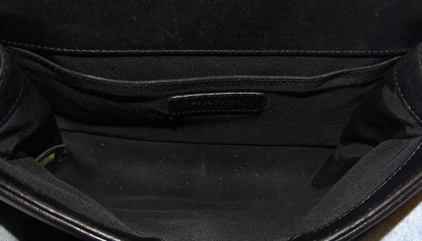 Chanel Black Lambskin Old Medium Boy Bag (21 series) 2015/16