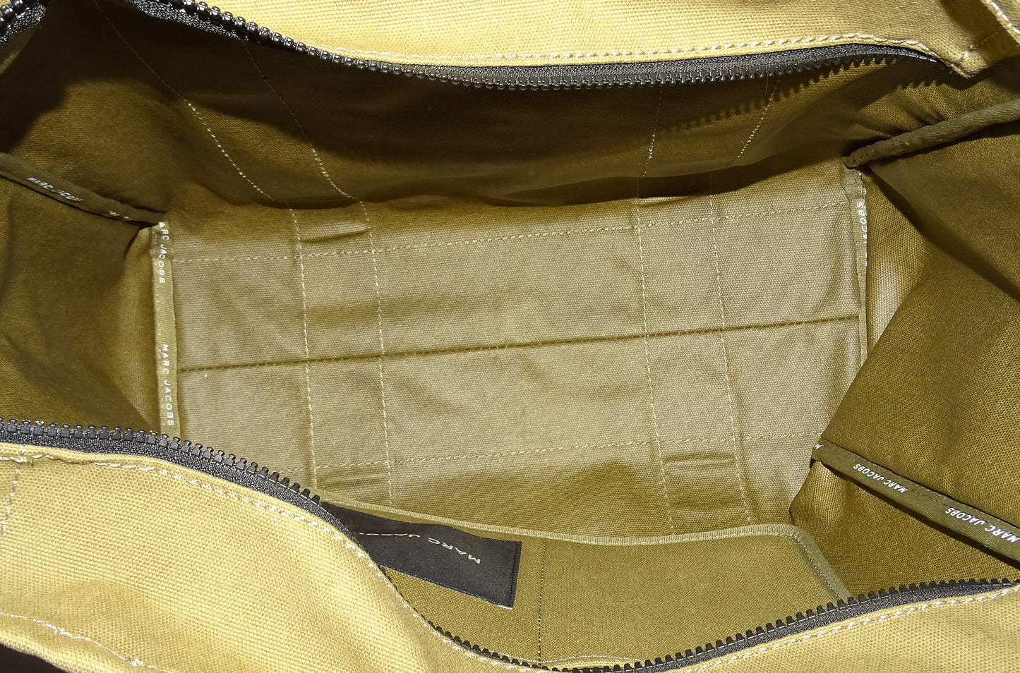 Marc Jacobs The Tote Bag Large Canvas Khaki 2