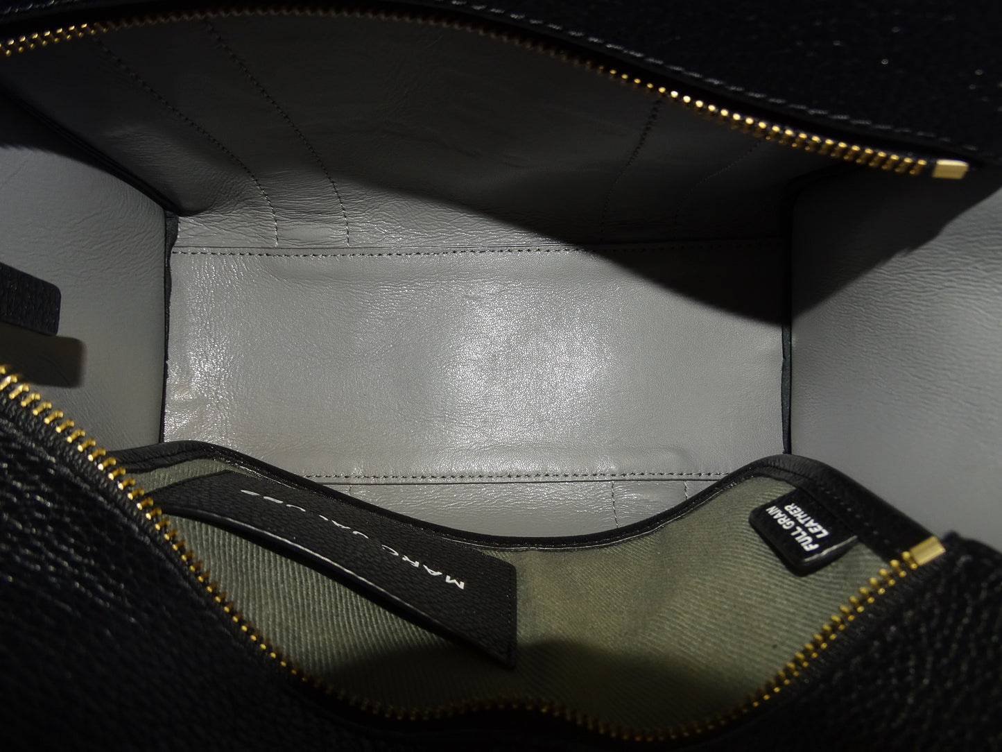 Marc Jacobs The Tote Bag Small Black Full Grain Leather