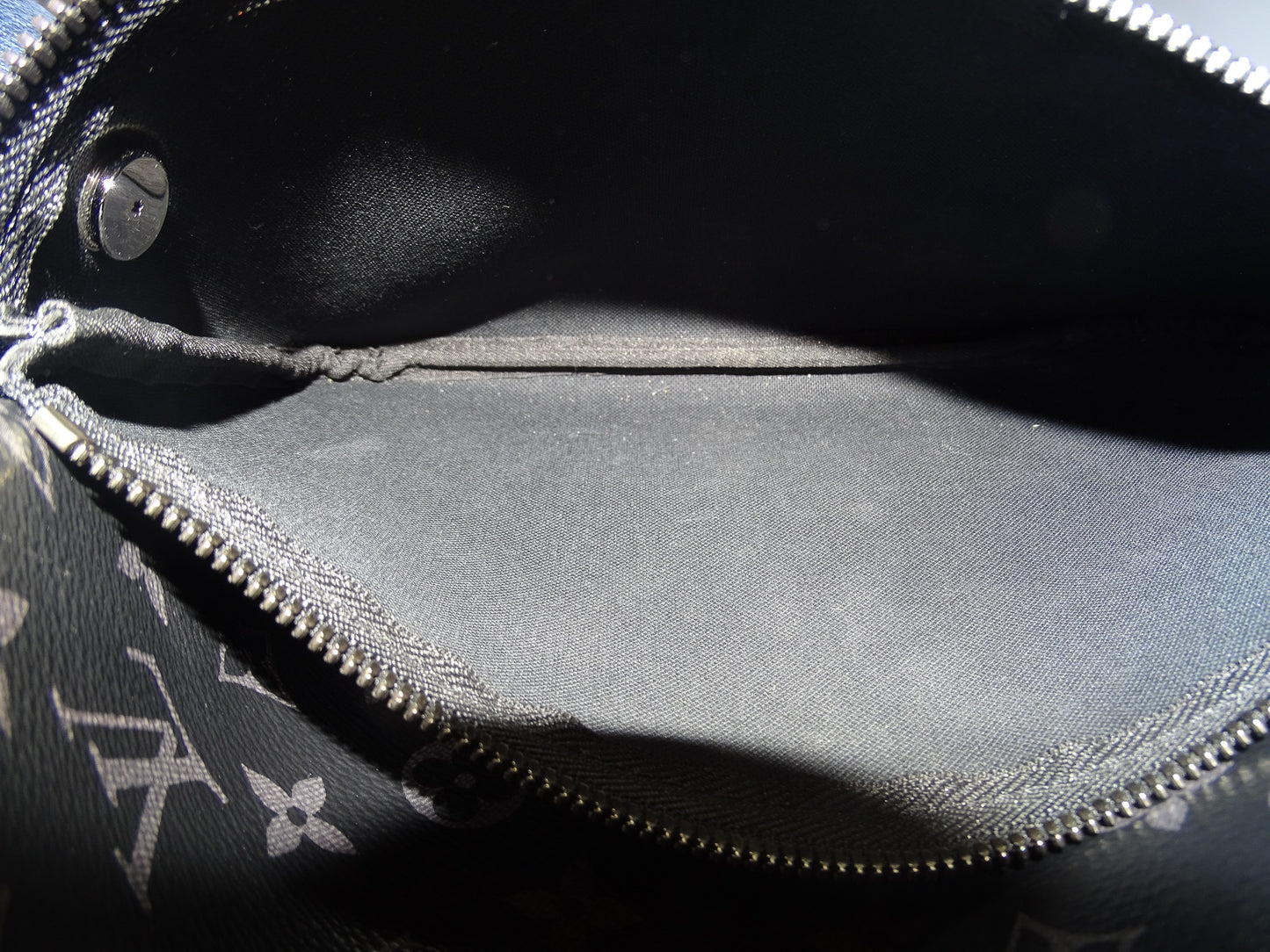 Louis Vuitton Trio Messenger Monogram Eclipse (NFID)