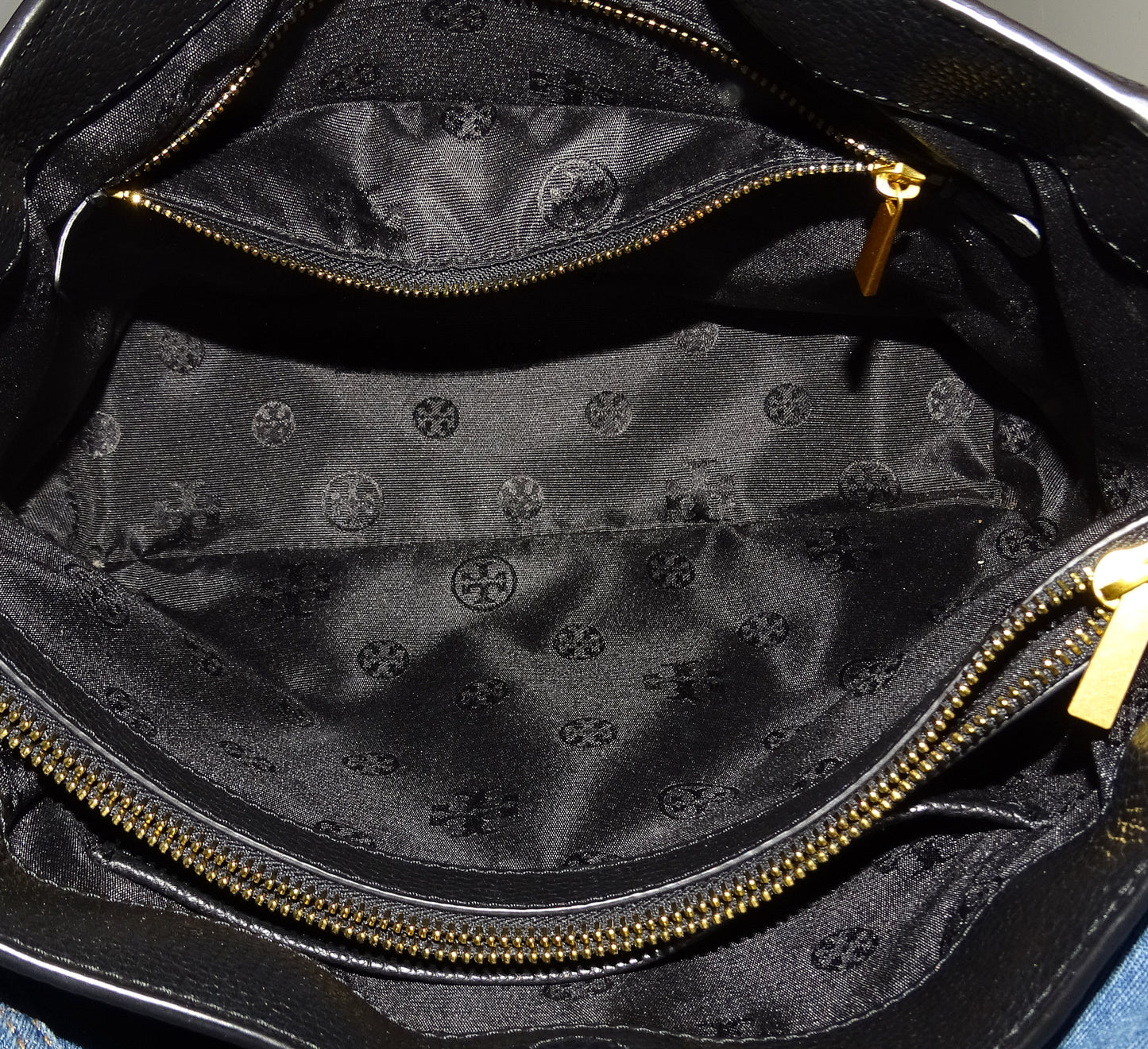 Tory Burch Britten Tote In Black Grained Leather