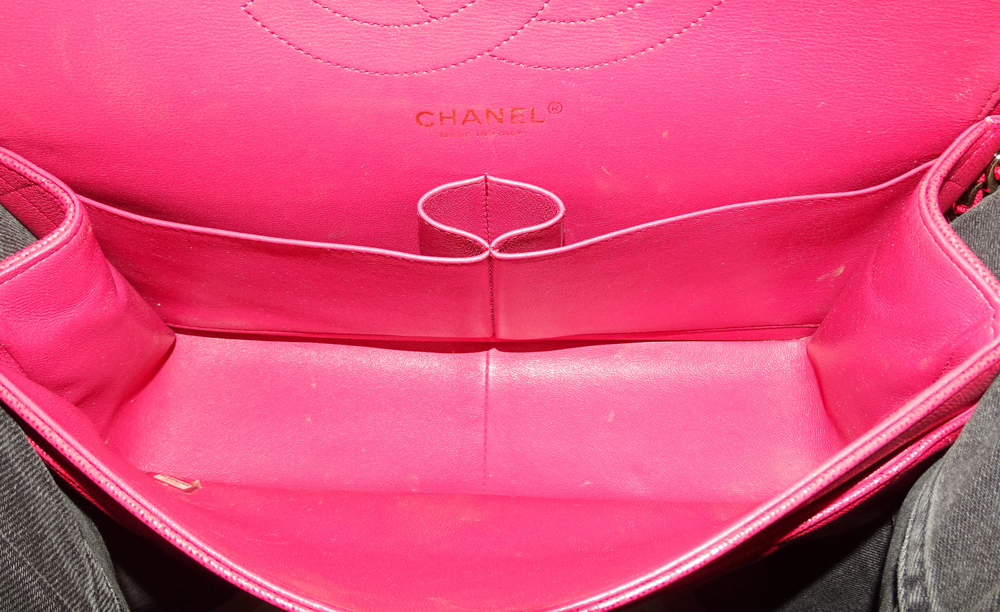 Chanel Classic Jumbo Double Flap Raspberry Caviar GHW 2019