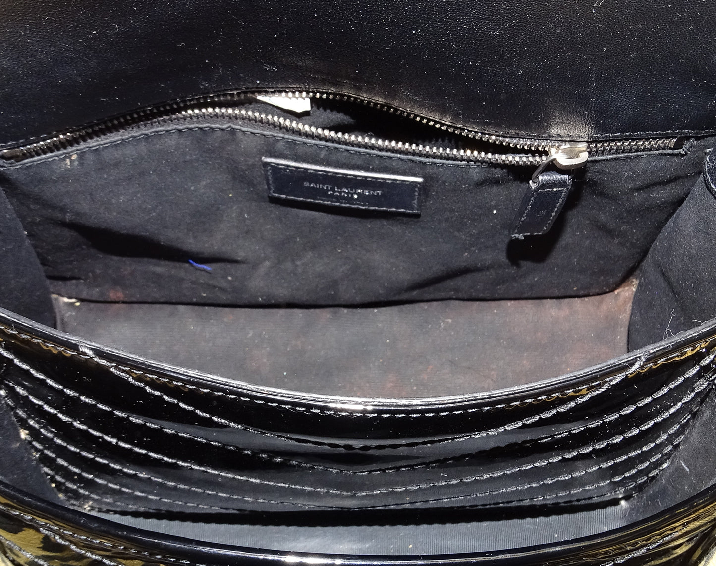 Saint Laurent All Black Patent Leather SHW Medium Niki 2023