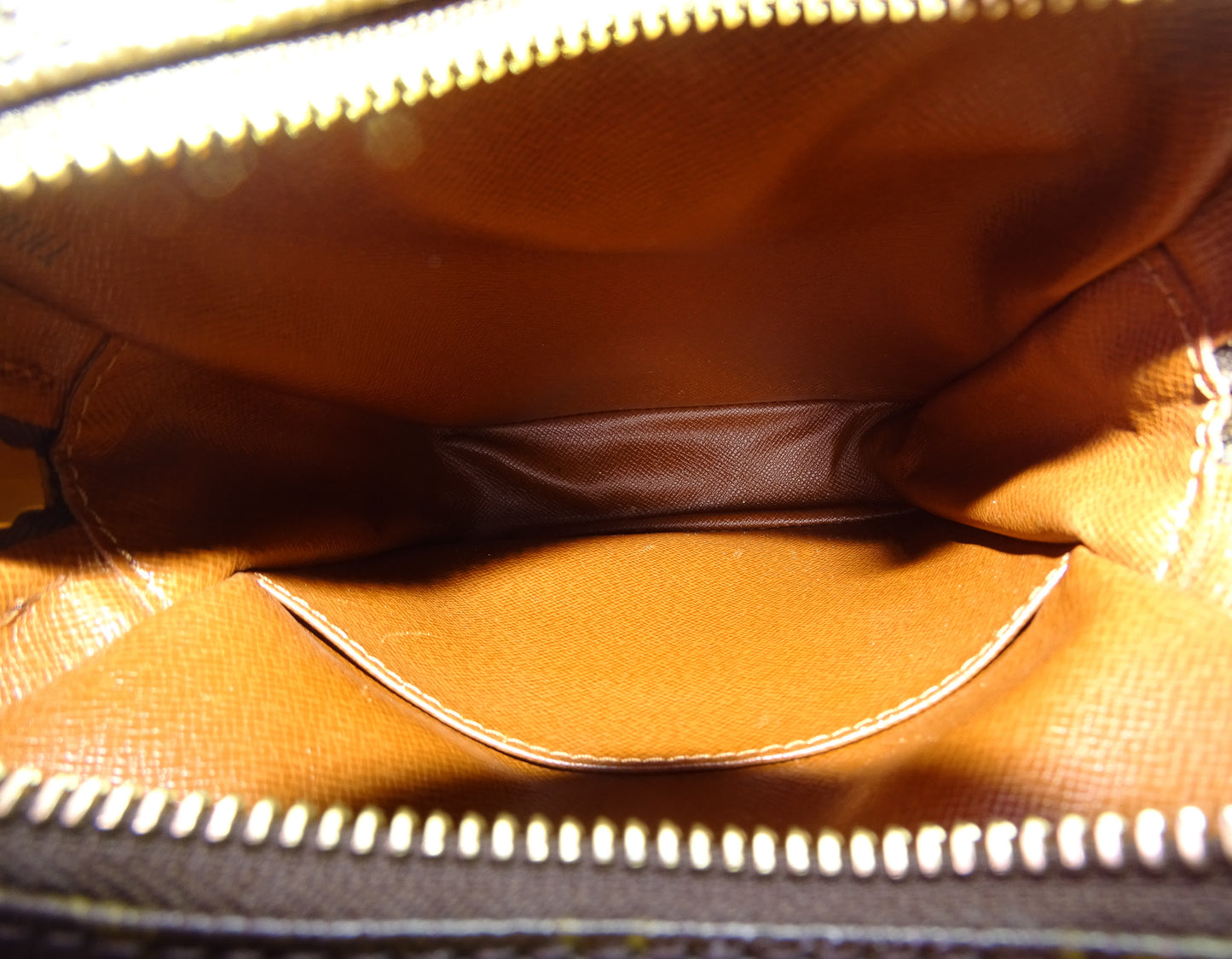 Louis Vuitton Amazone Crossbody Bag Vintage TH1004