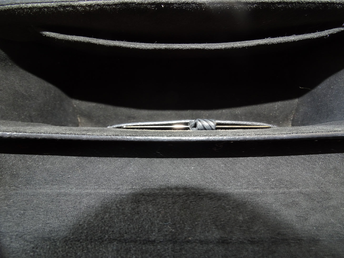 Louis Vuitton Twist MM Black Epi SHW AR4105